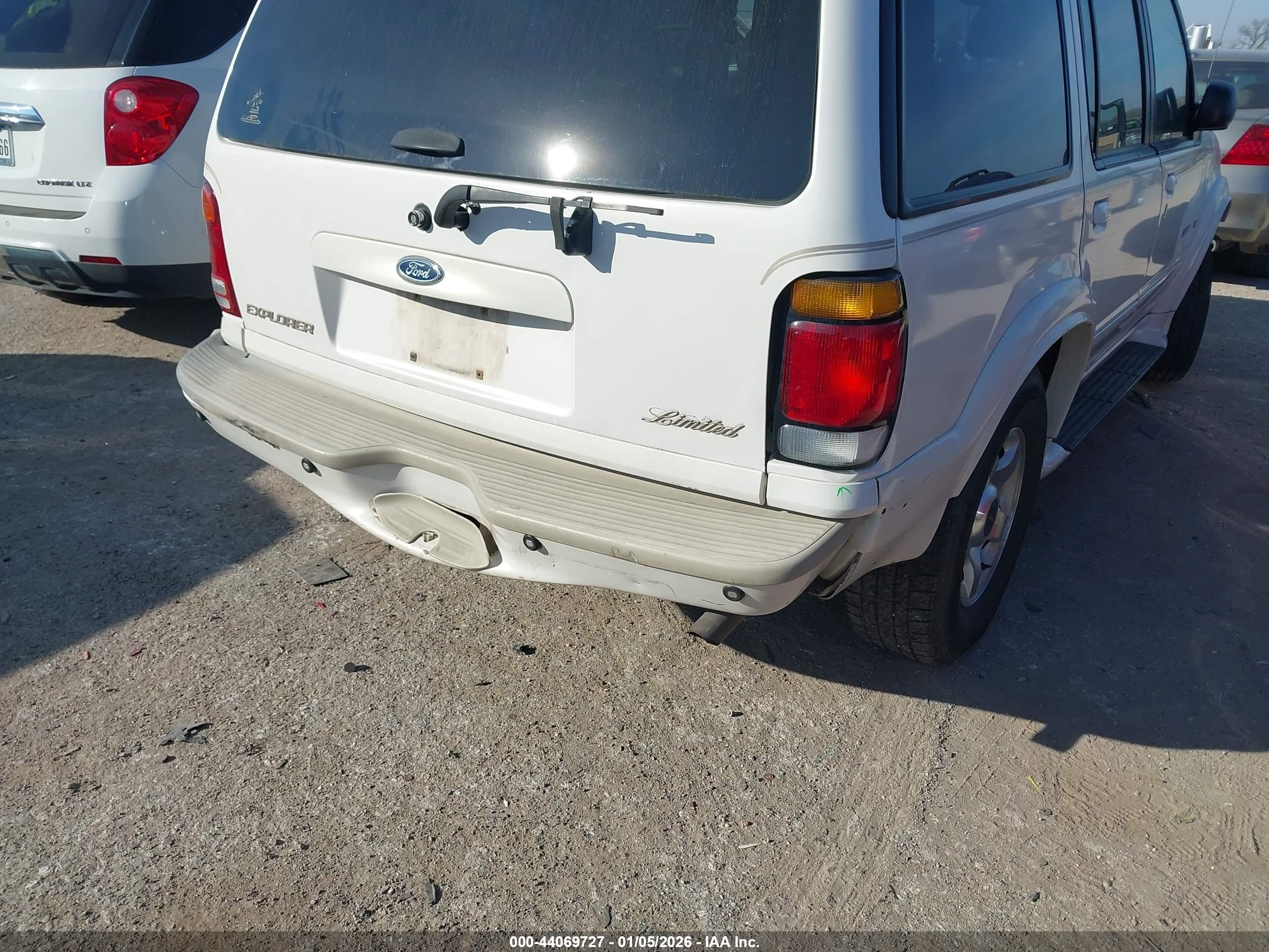 FORD EXPLORER image 6