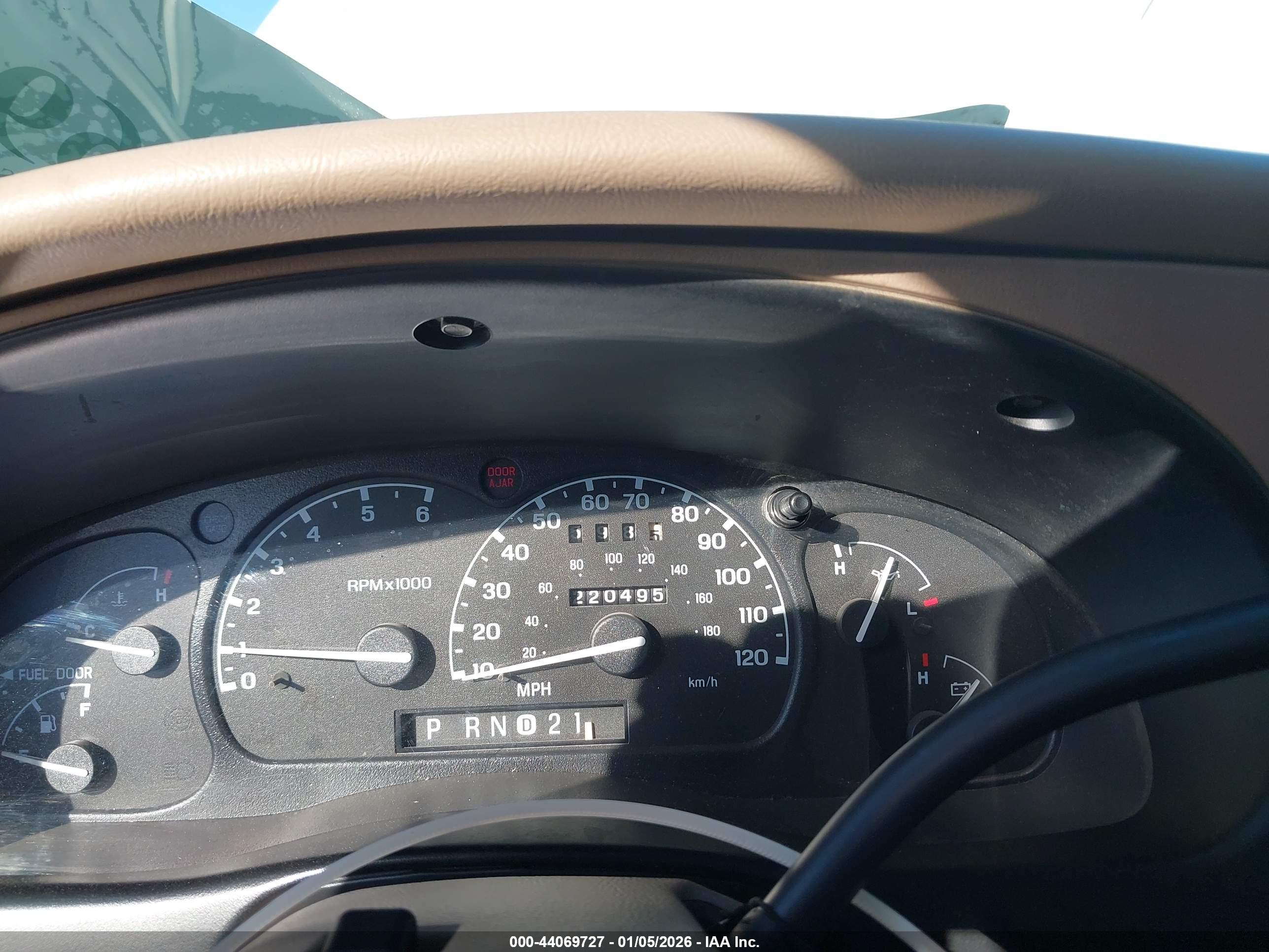 FORD EXPLORER image 7