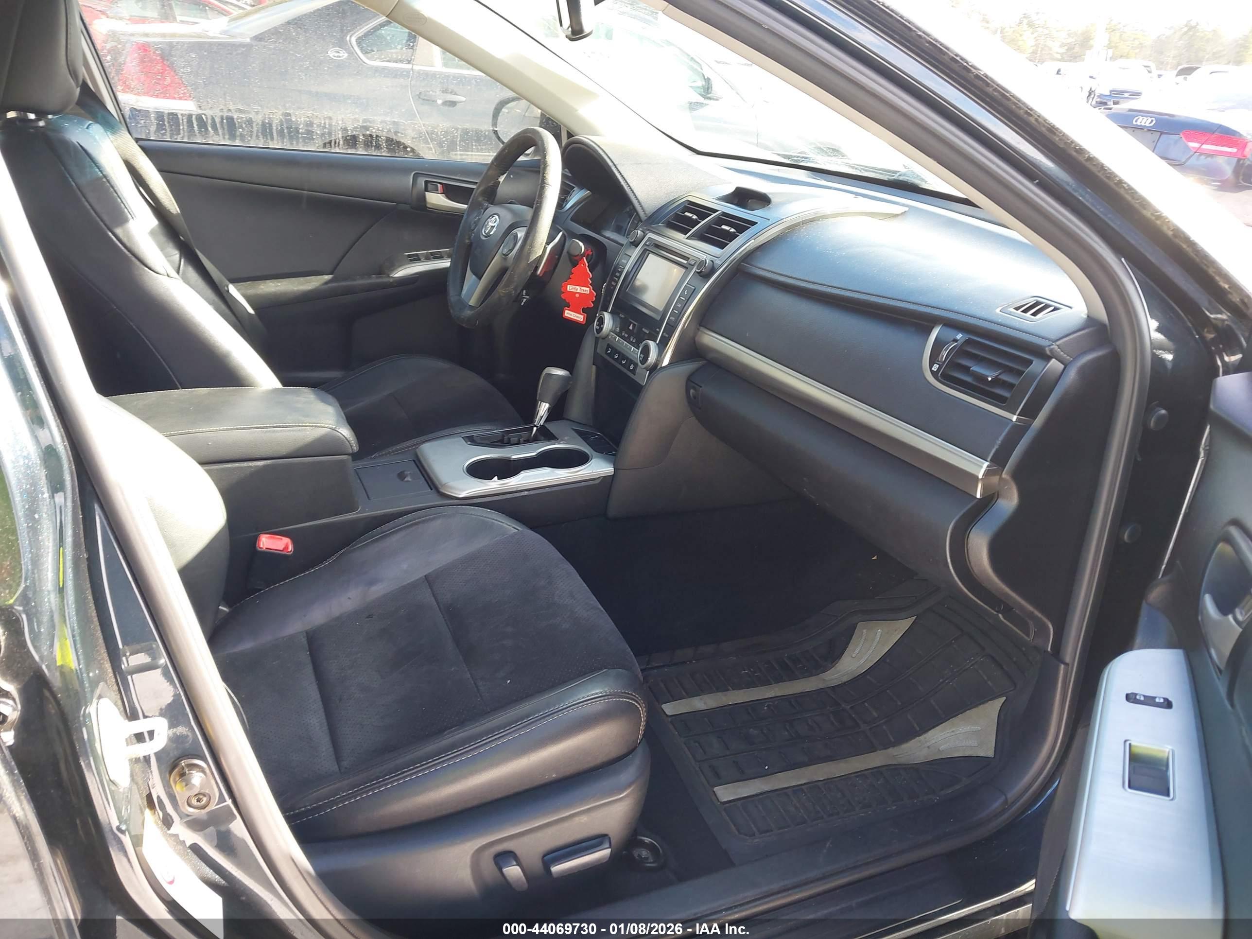 TOYOTA CAMRY image 5