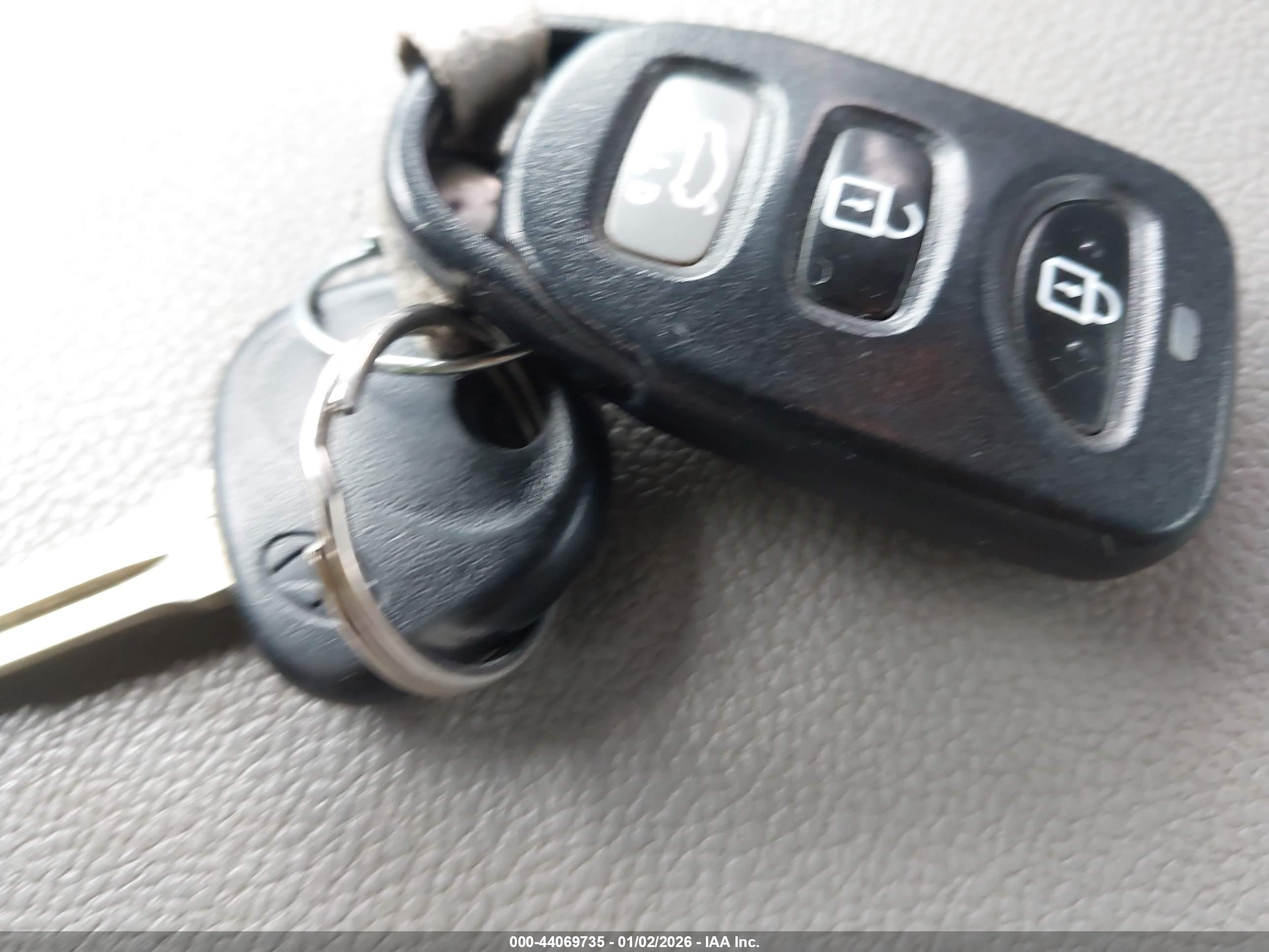 HYUNDAI ELANTRA image 11