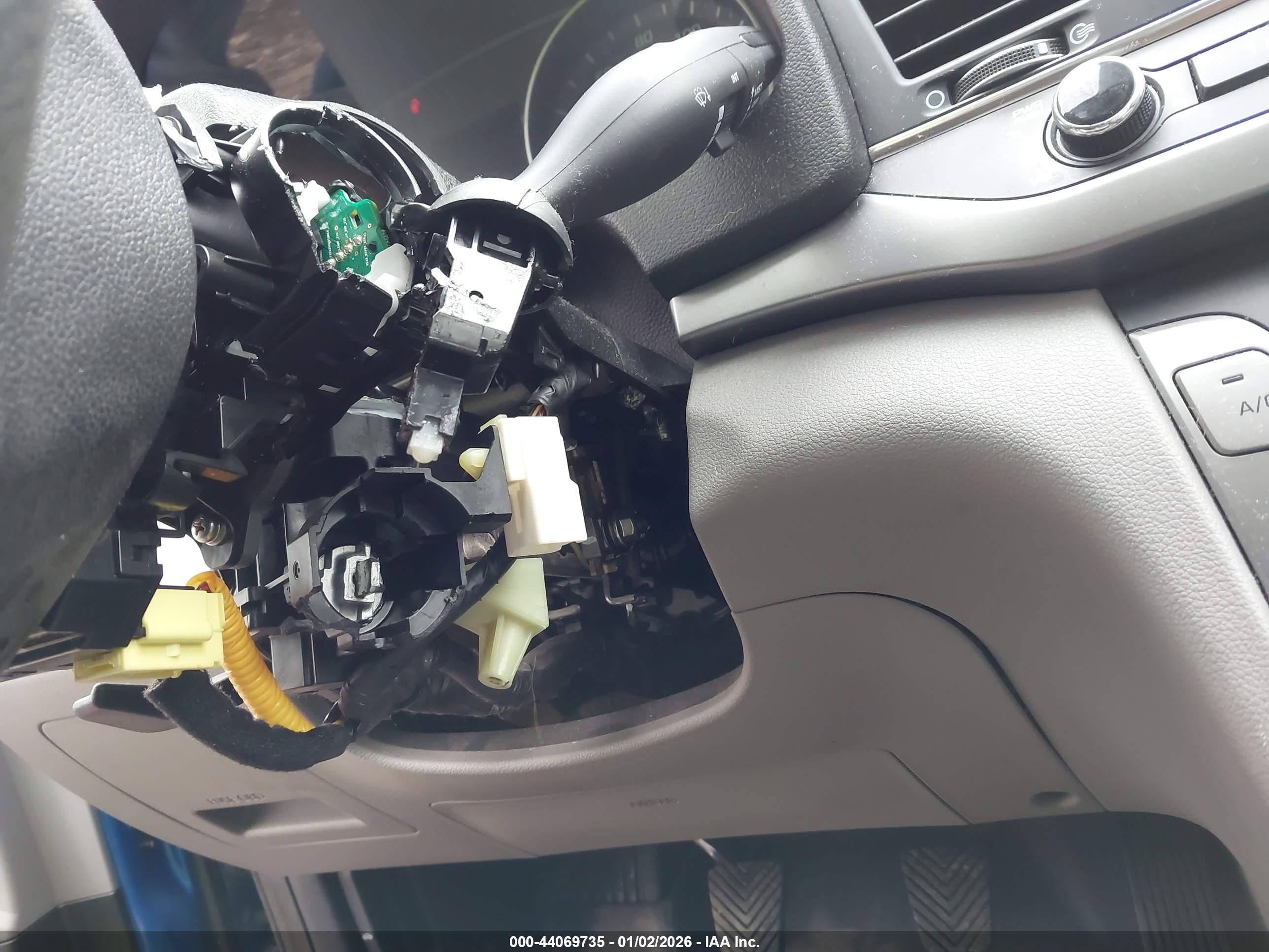 HYUNDAI ELANTRA image 6