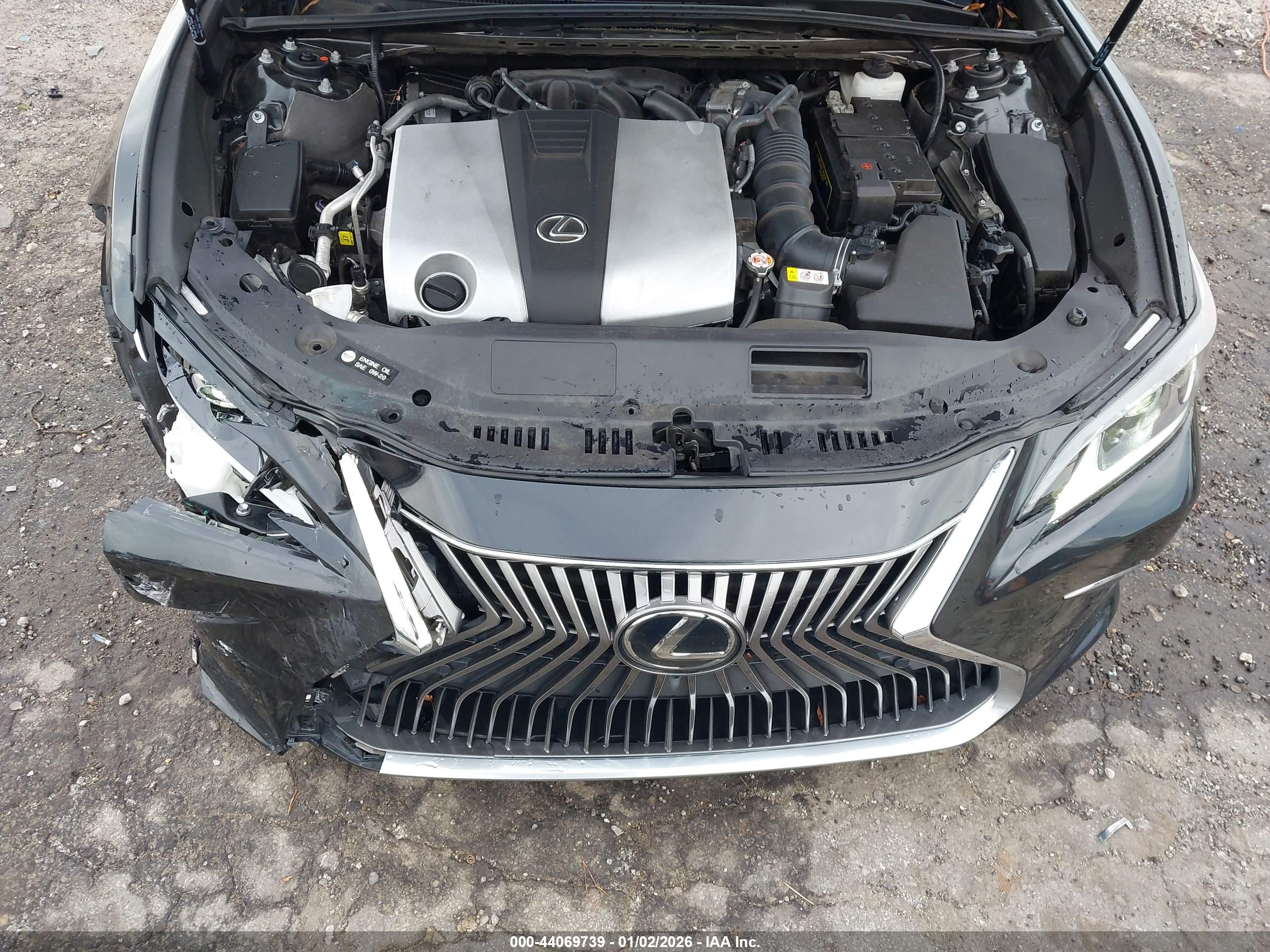 LEXUS ES image 10