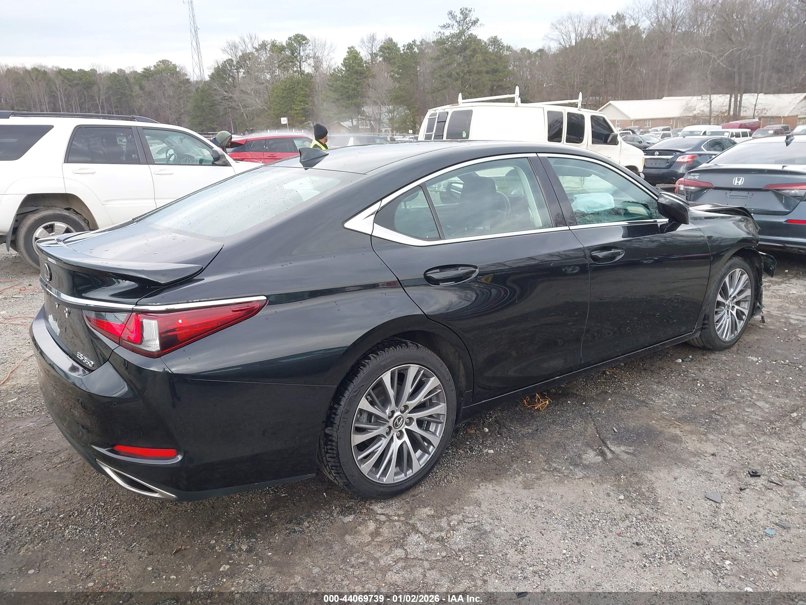LEXUS ES image 4