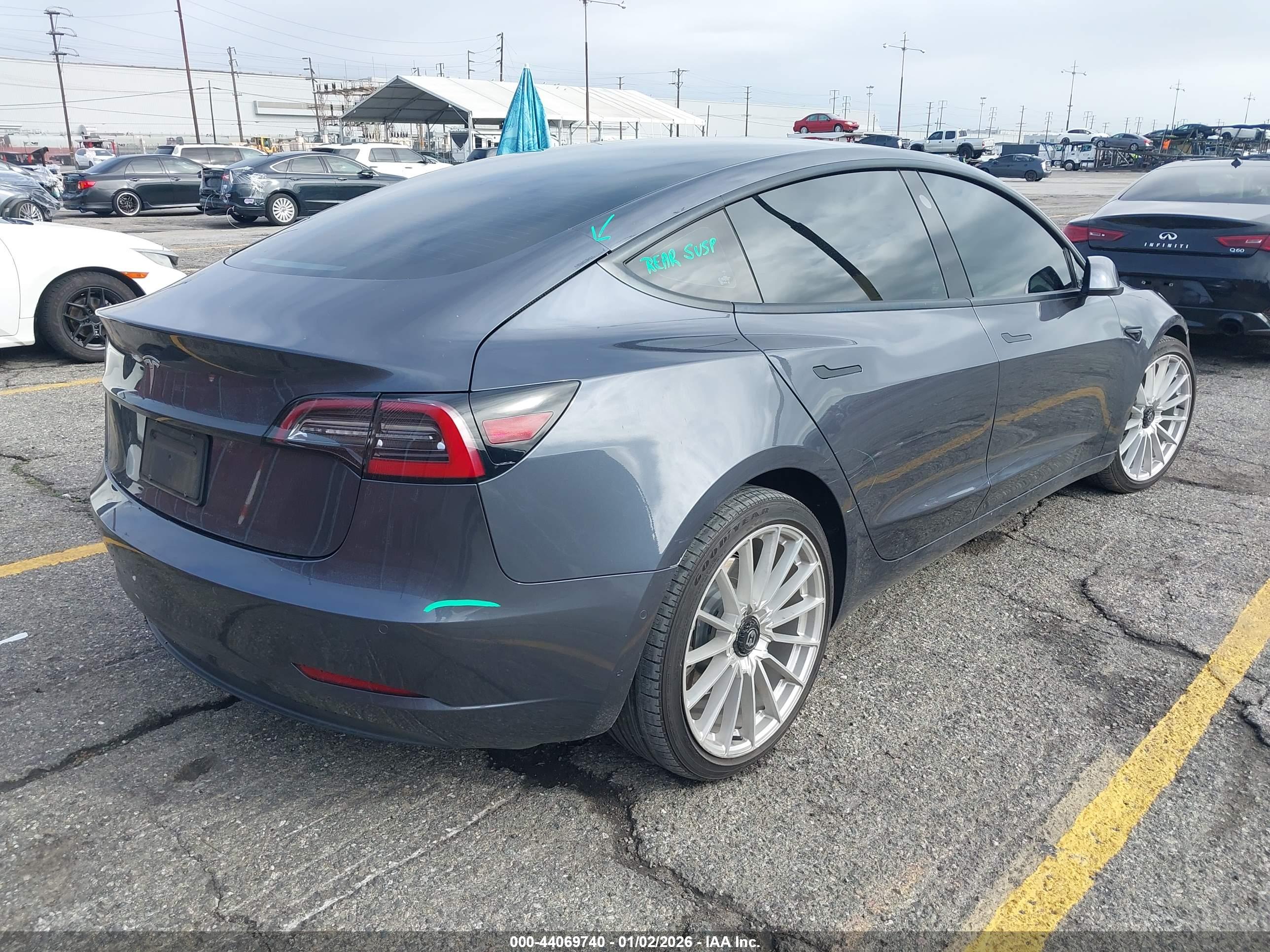 TESLA MODEL image 4
