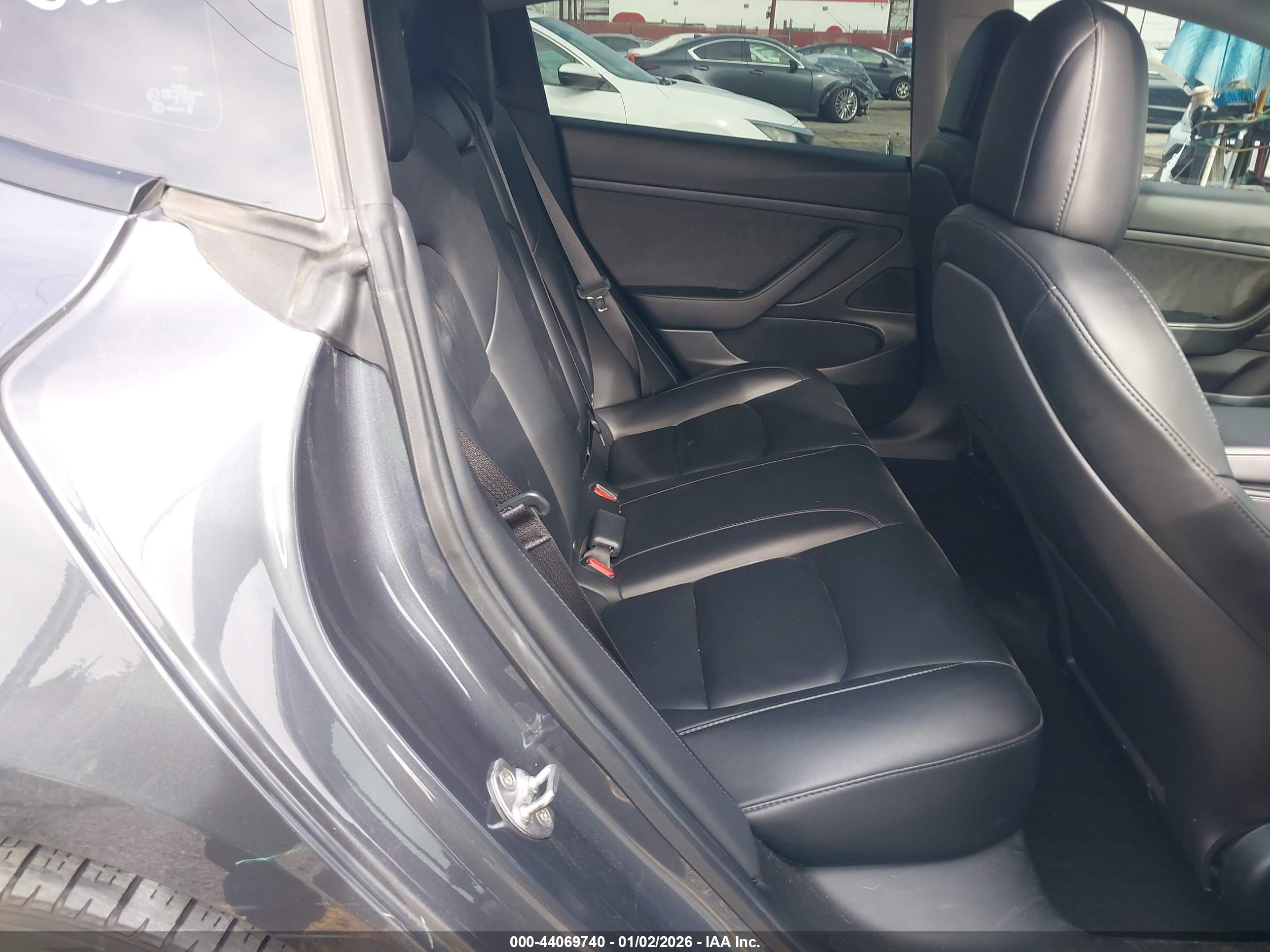 TESLA MODEL image 8
