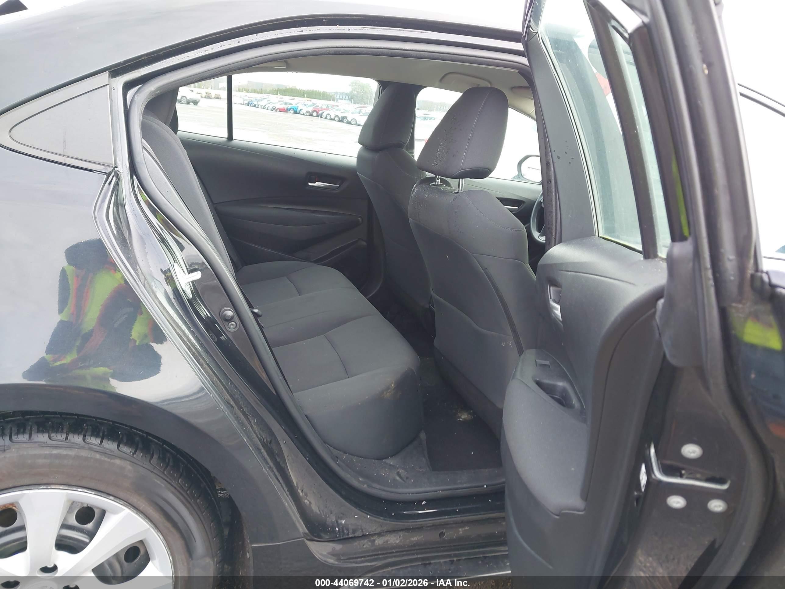 TOYOTA COROLLA image 8