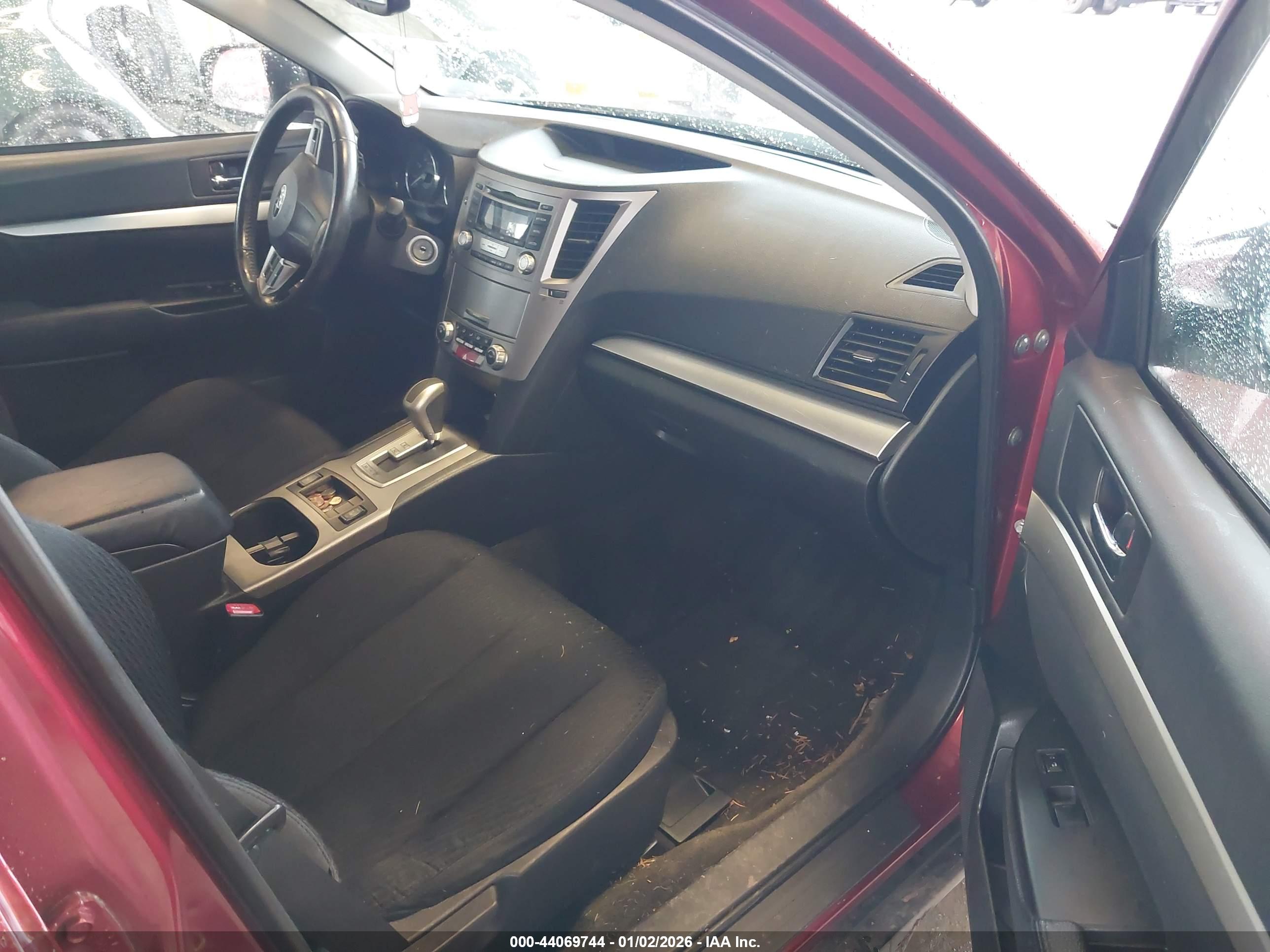 SUBARU OUTBACK image 5