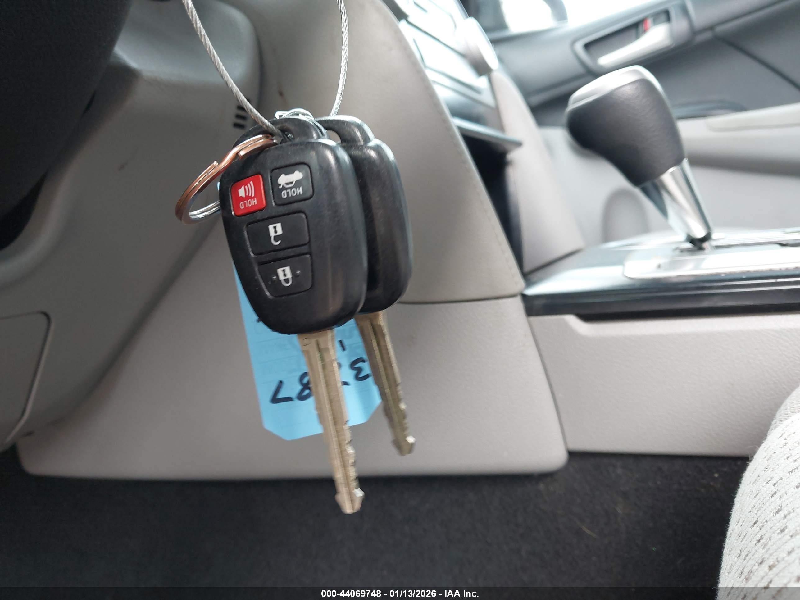 TOYOTA CAMRY image 11