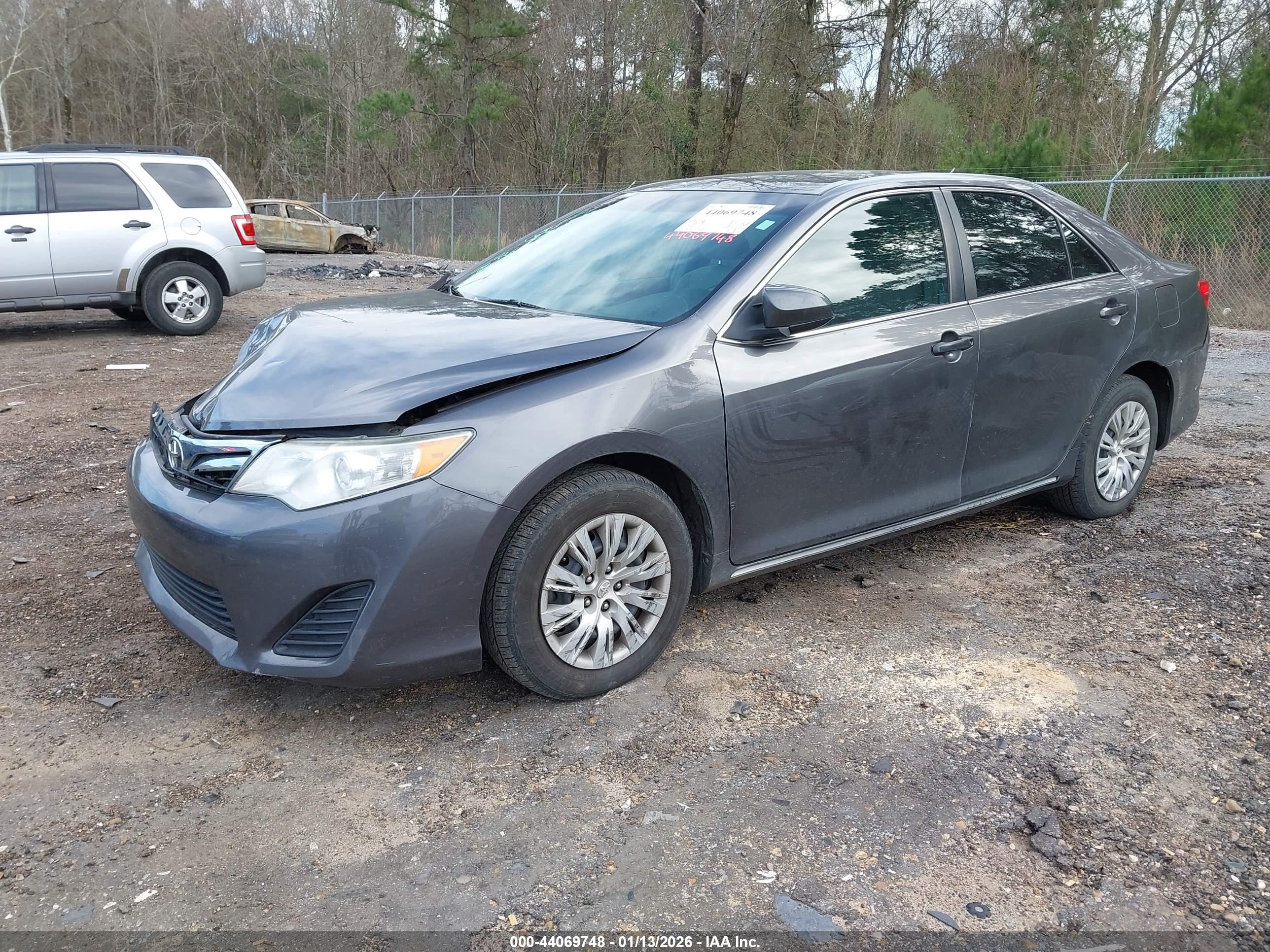 TOYOTA CAMRY image 2