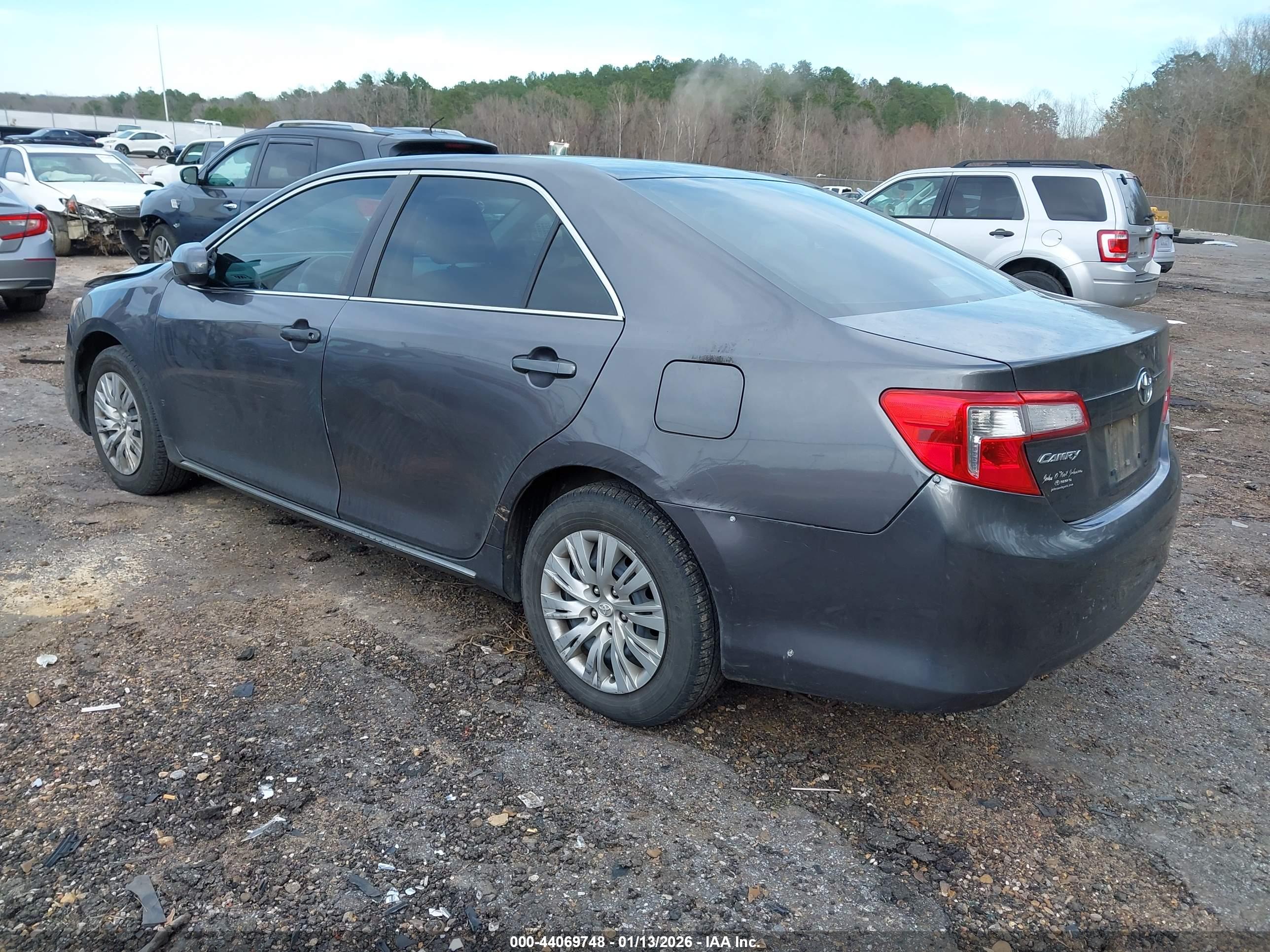 TOYOTA CAMRY image 3