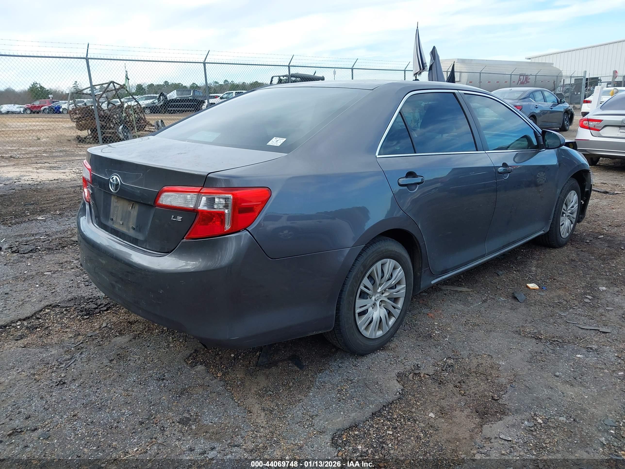 TOYOTA CAMRY image 4