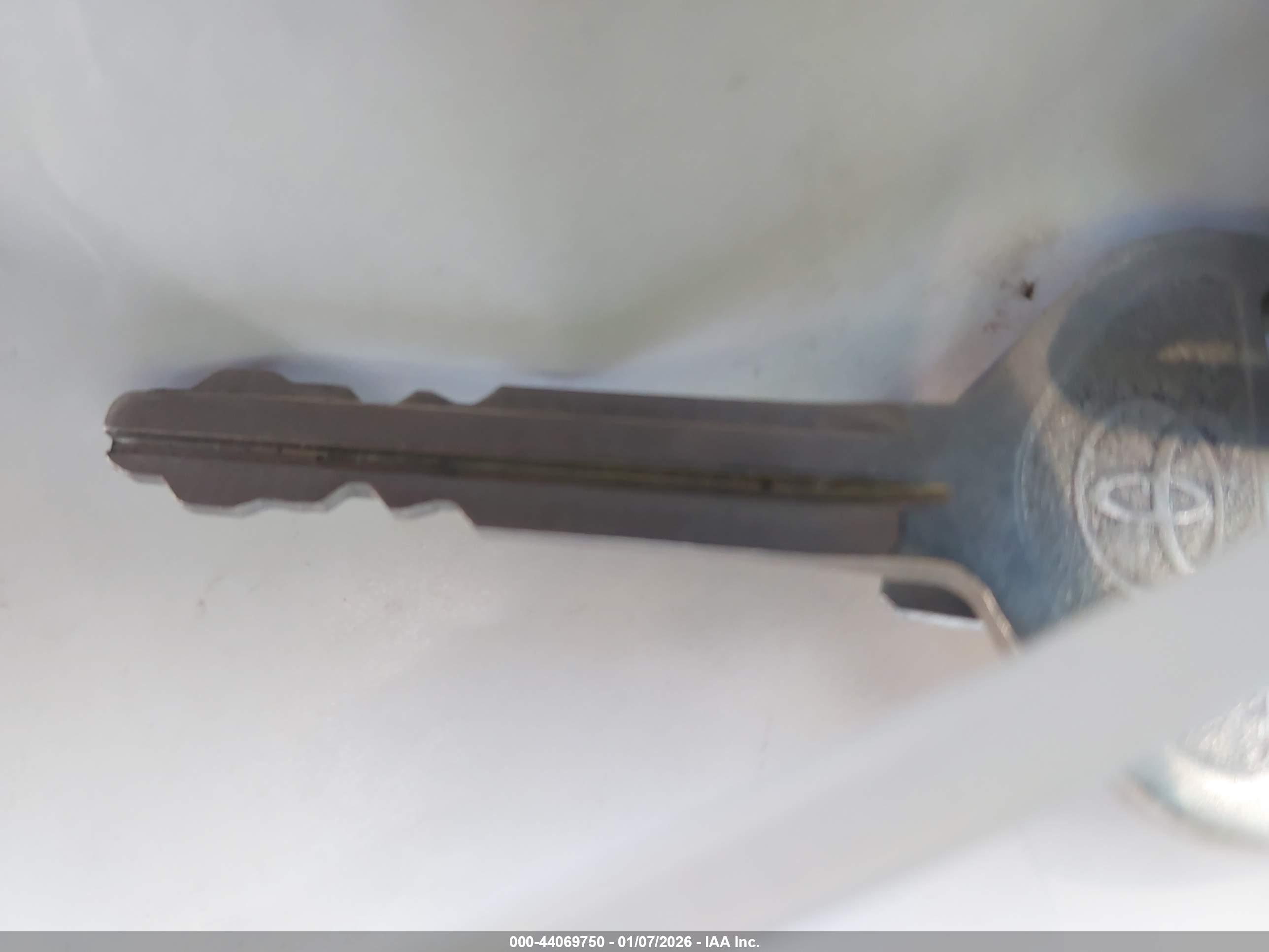 TOYOTA 4RUNNER image 11