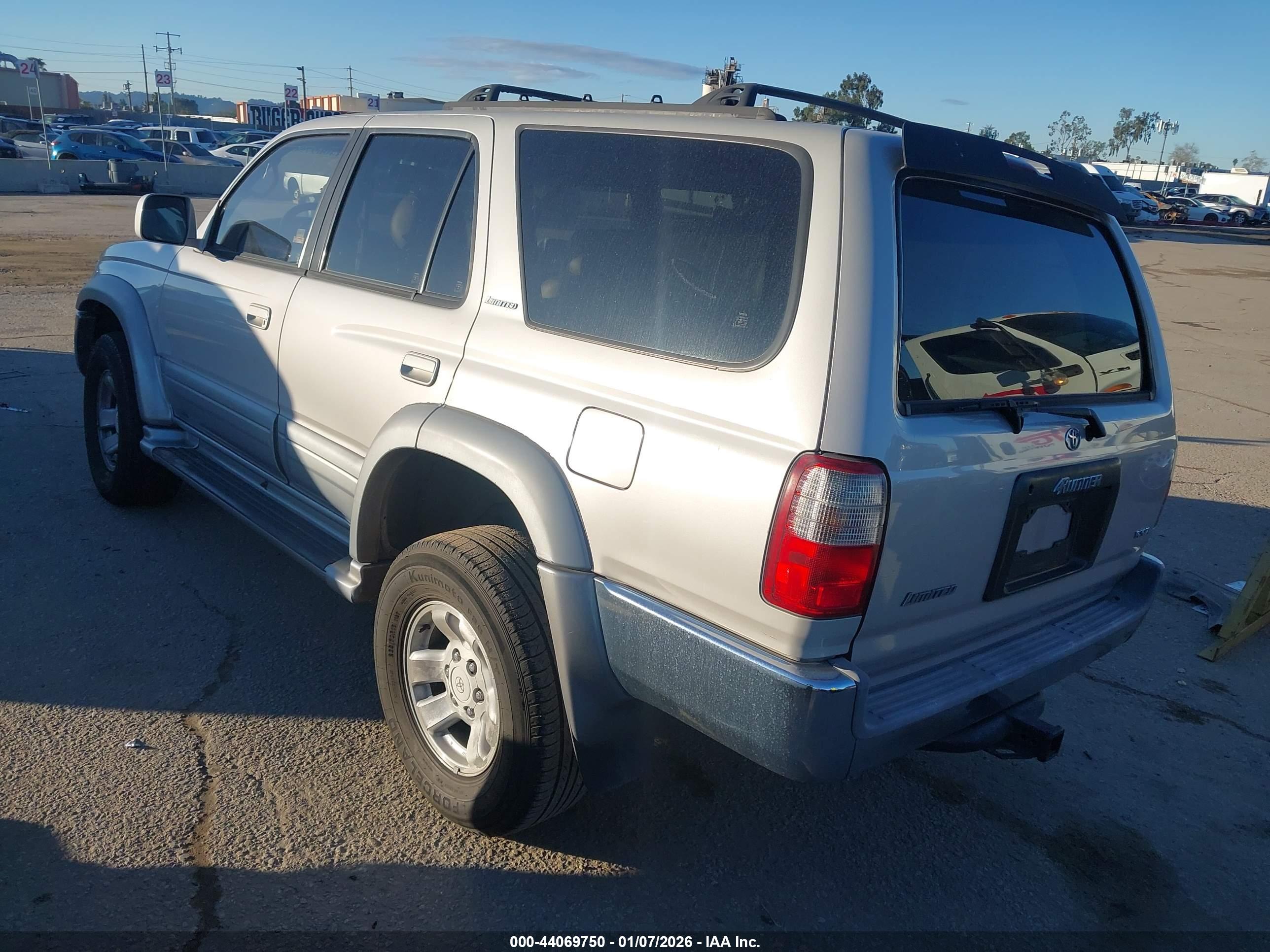 TOYOTA 4RUNNER image 3