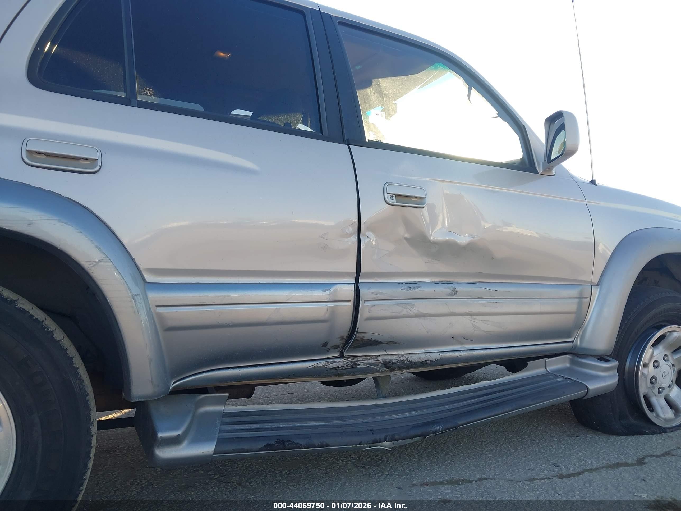 TOYOTA 4RUNNER image 6