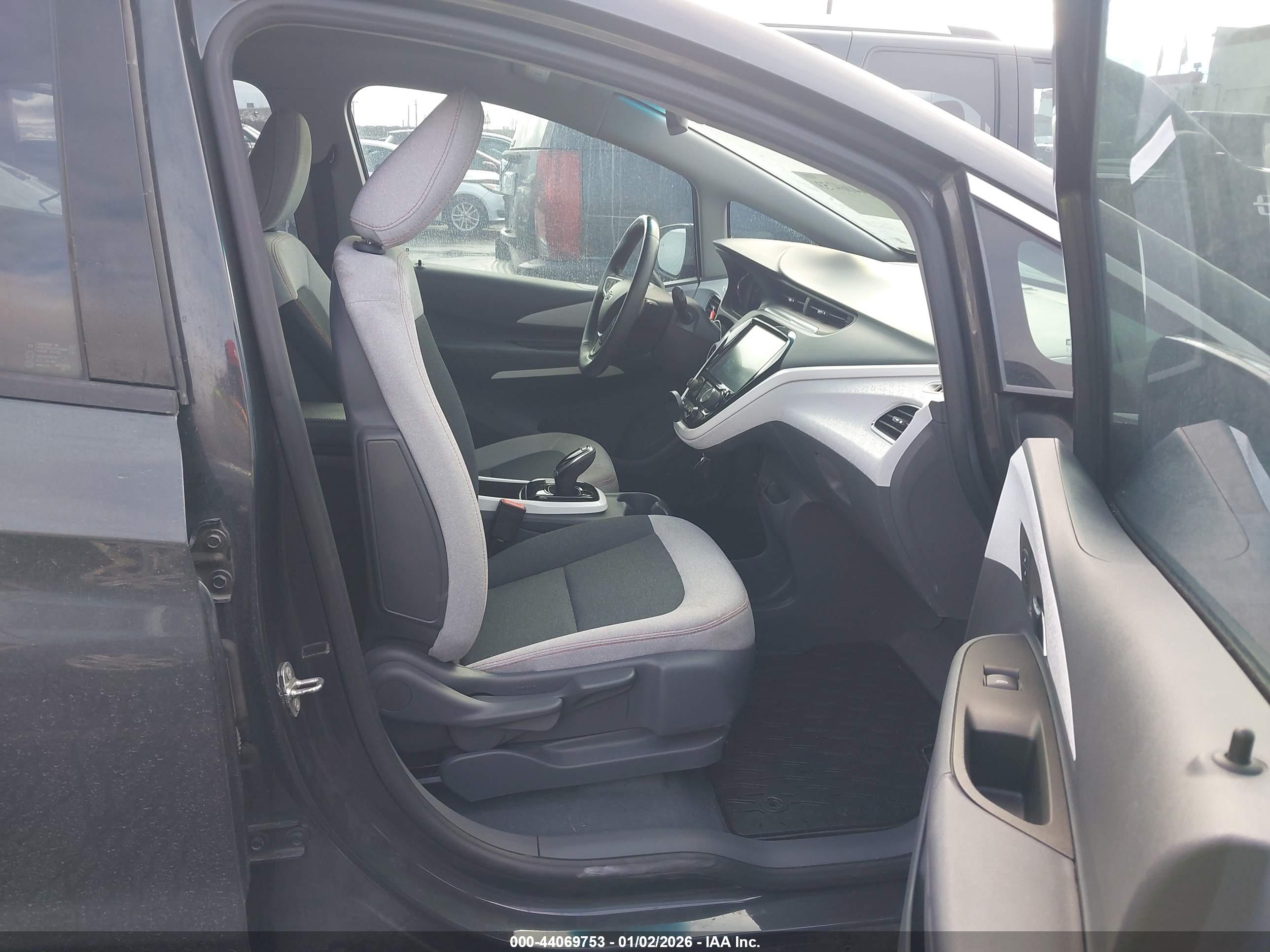 CHEVROLET BOLT image 5