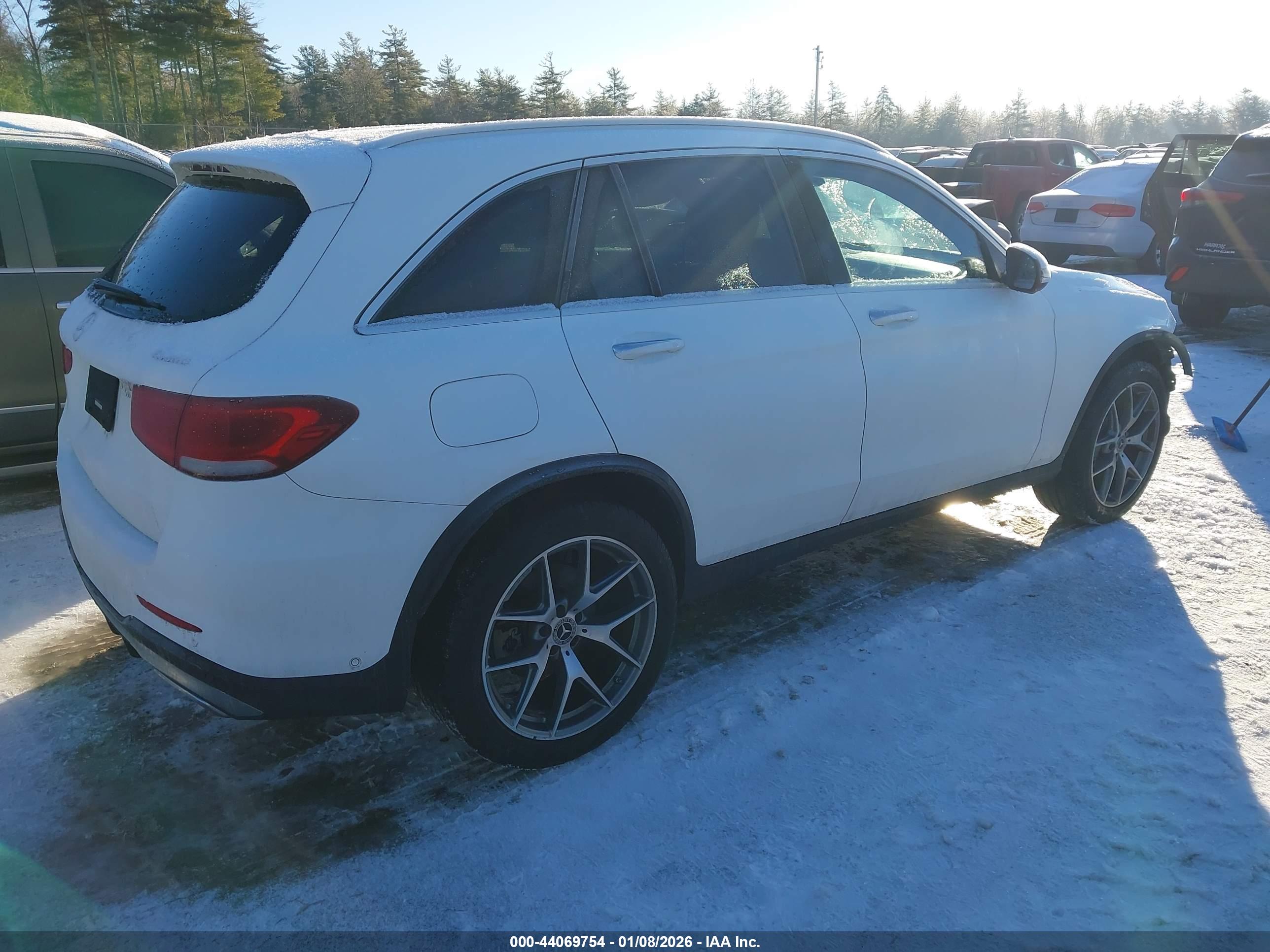 MERCEDES-BENZ GLC image 4