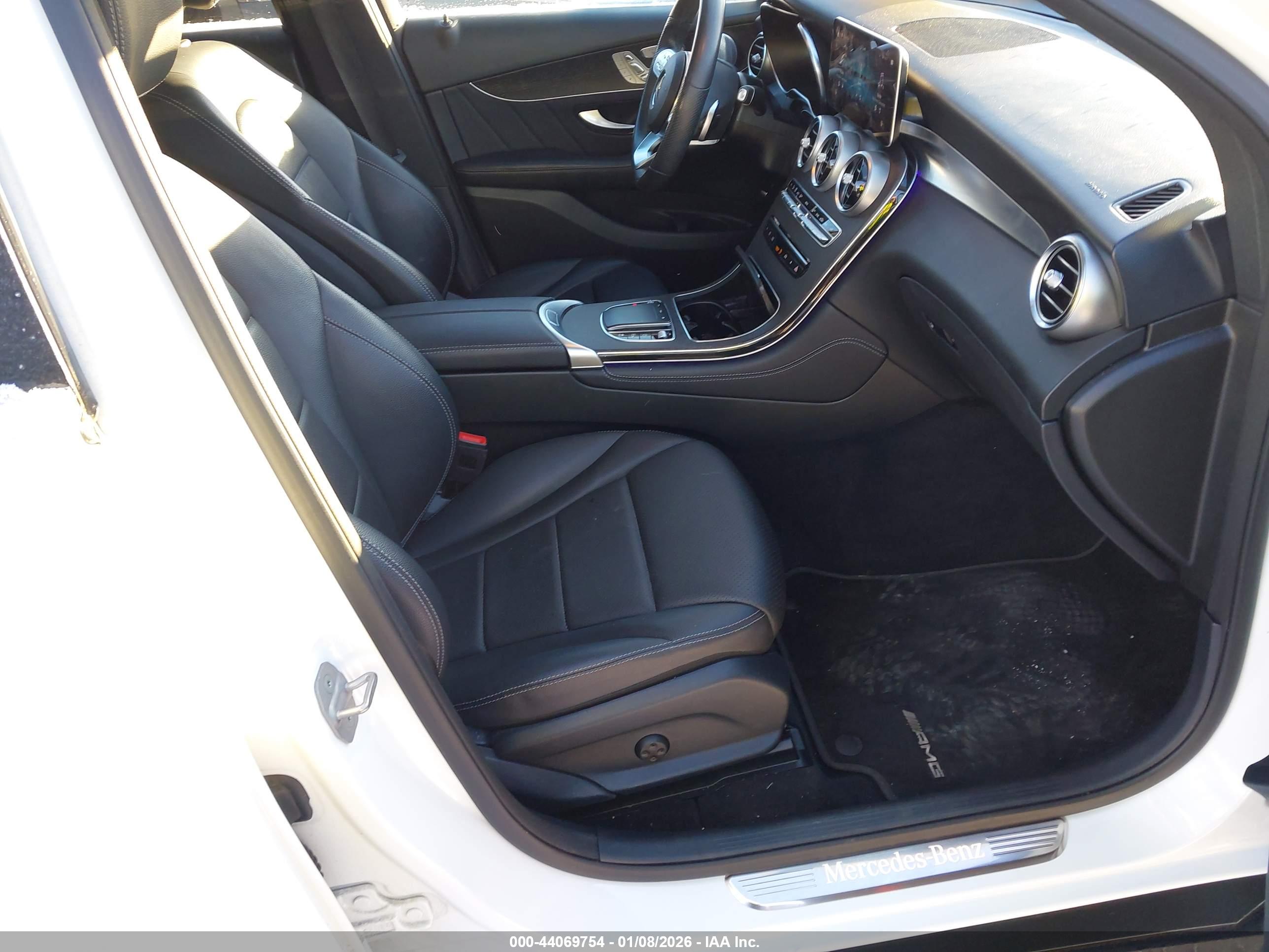 MERCEDES-BENZ GLC image 5