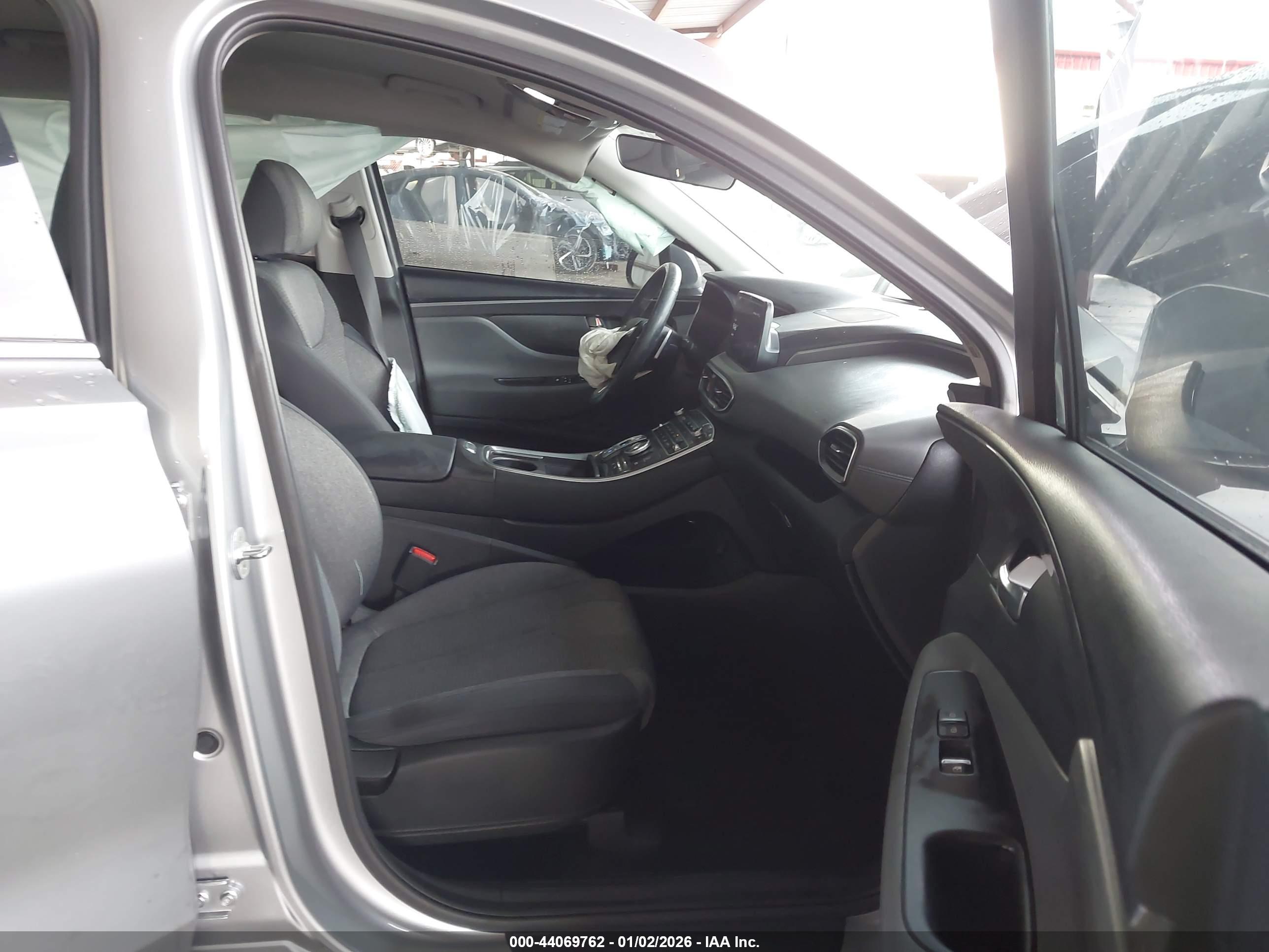 HYUNDAI SANTA image 5