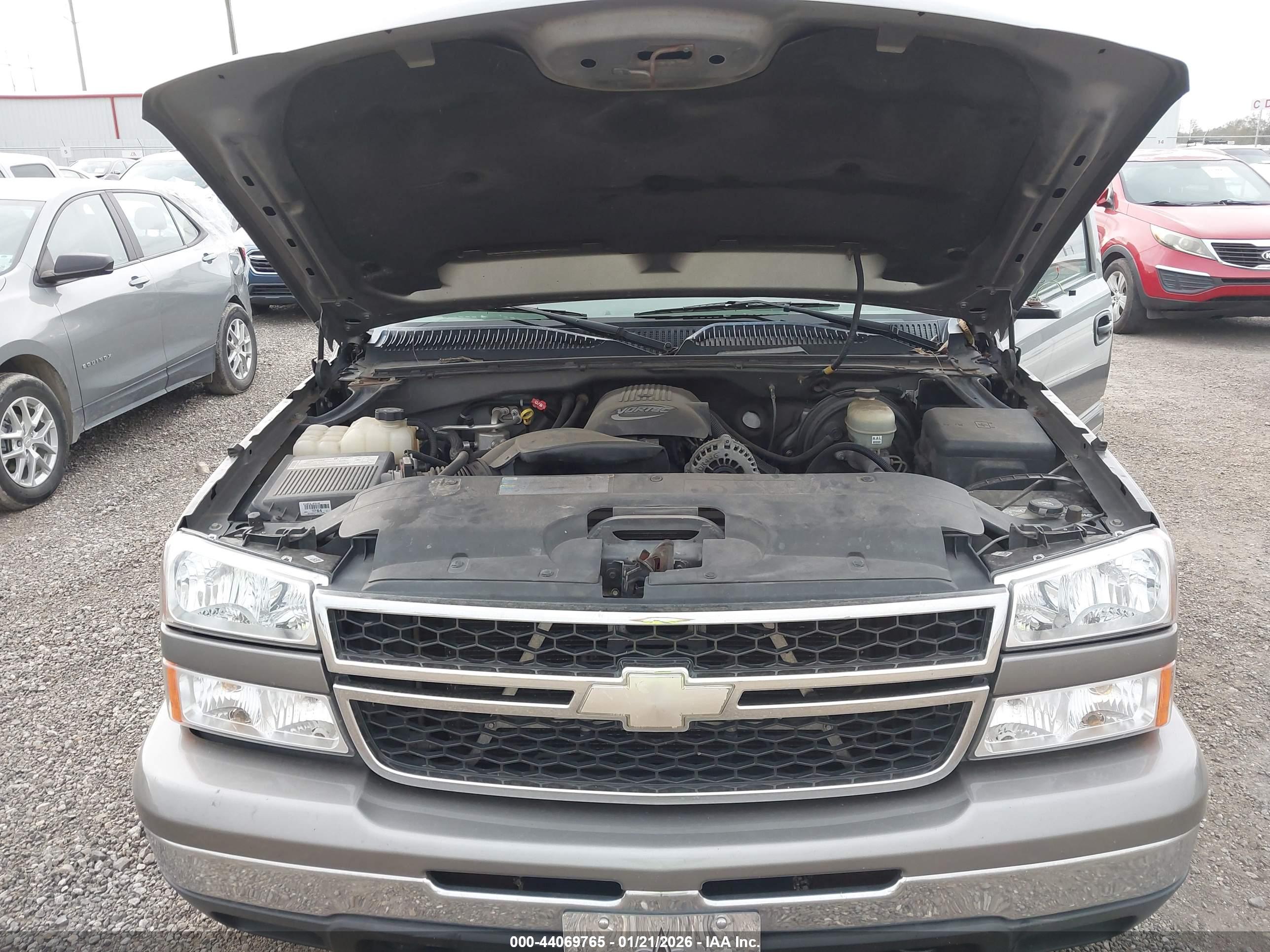 CHEVROLET SILVERADO image 10