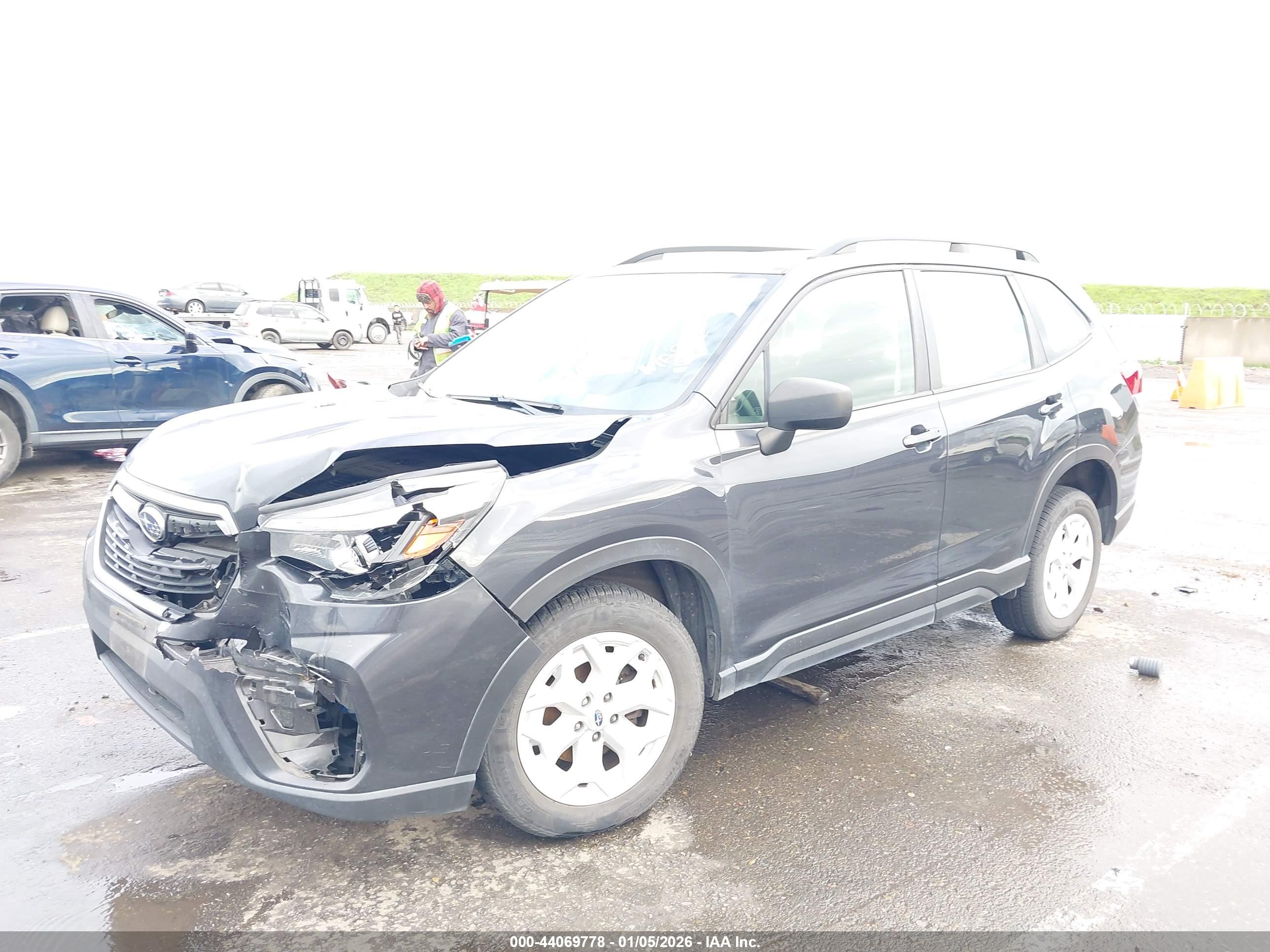 SUBARU FORESTER image 2