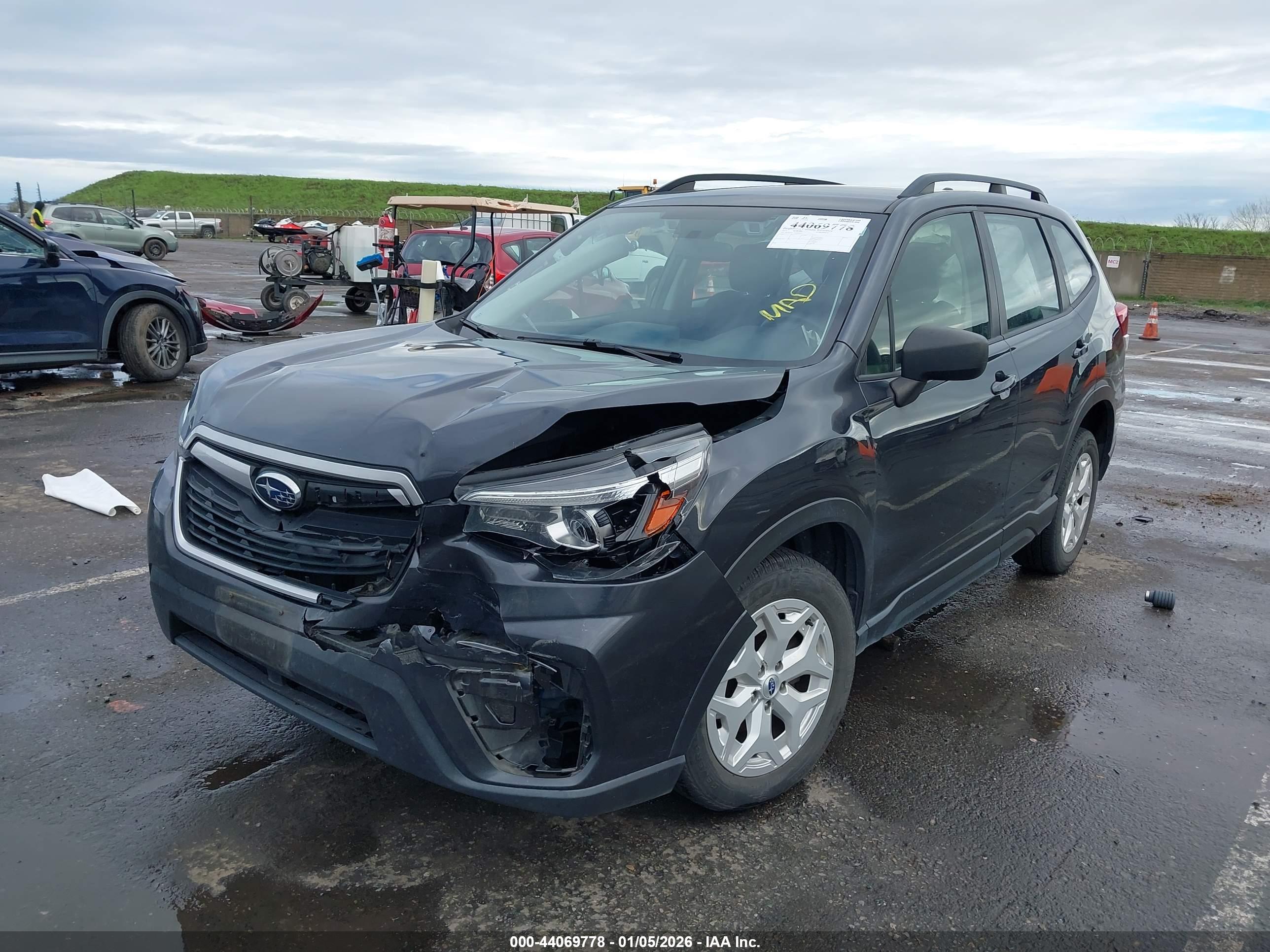 SUBARU FORESTER image 6