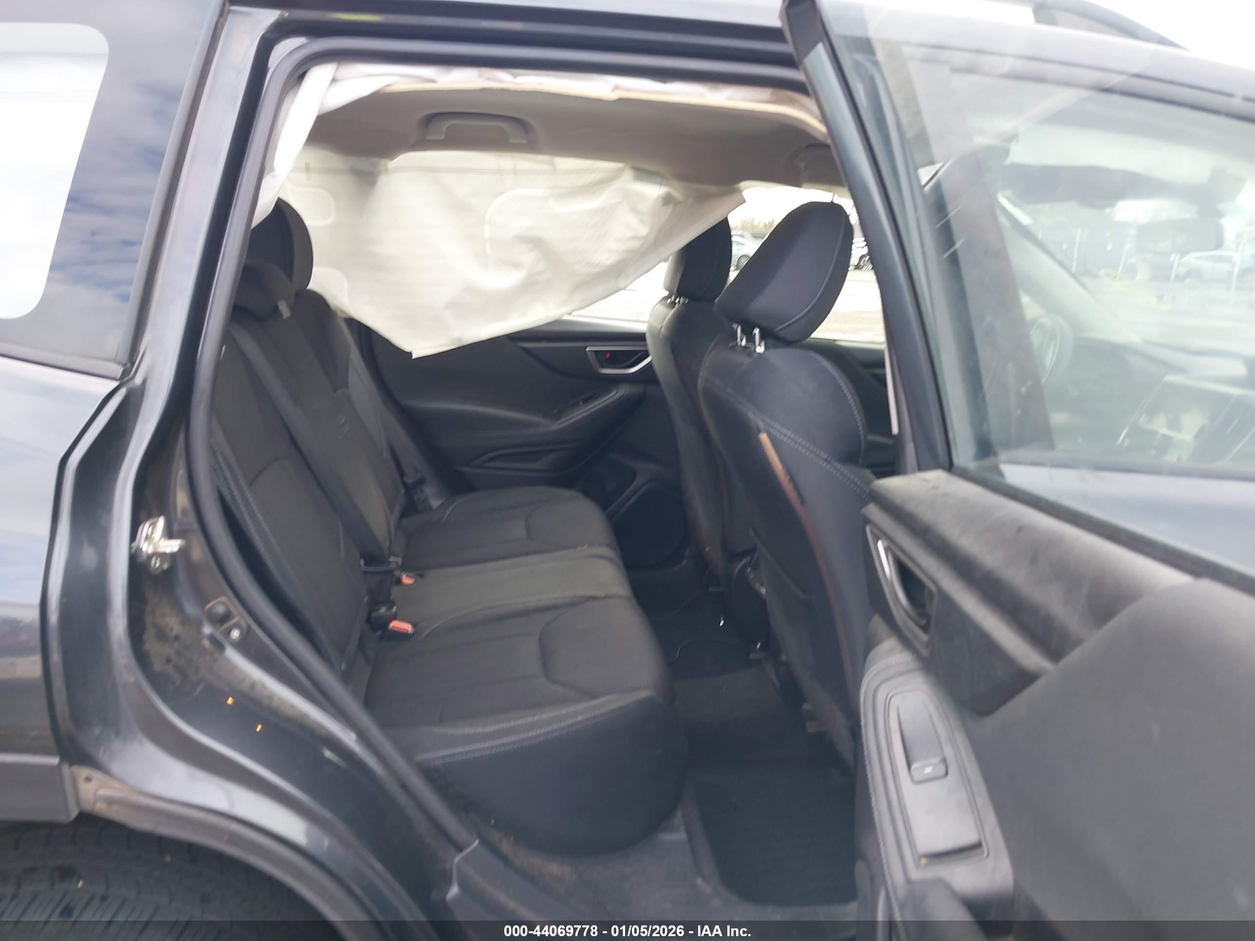 SUBARU FORESTER image 8