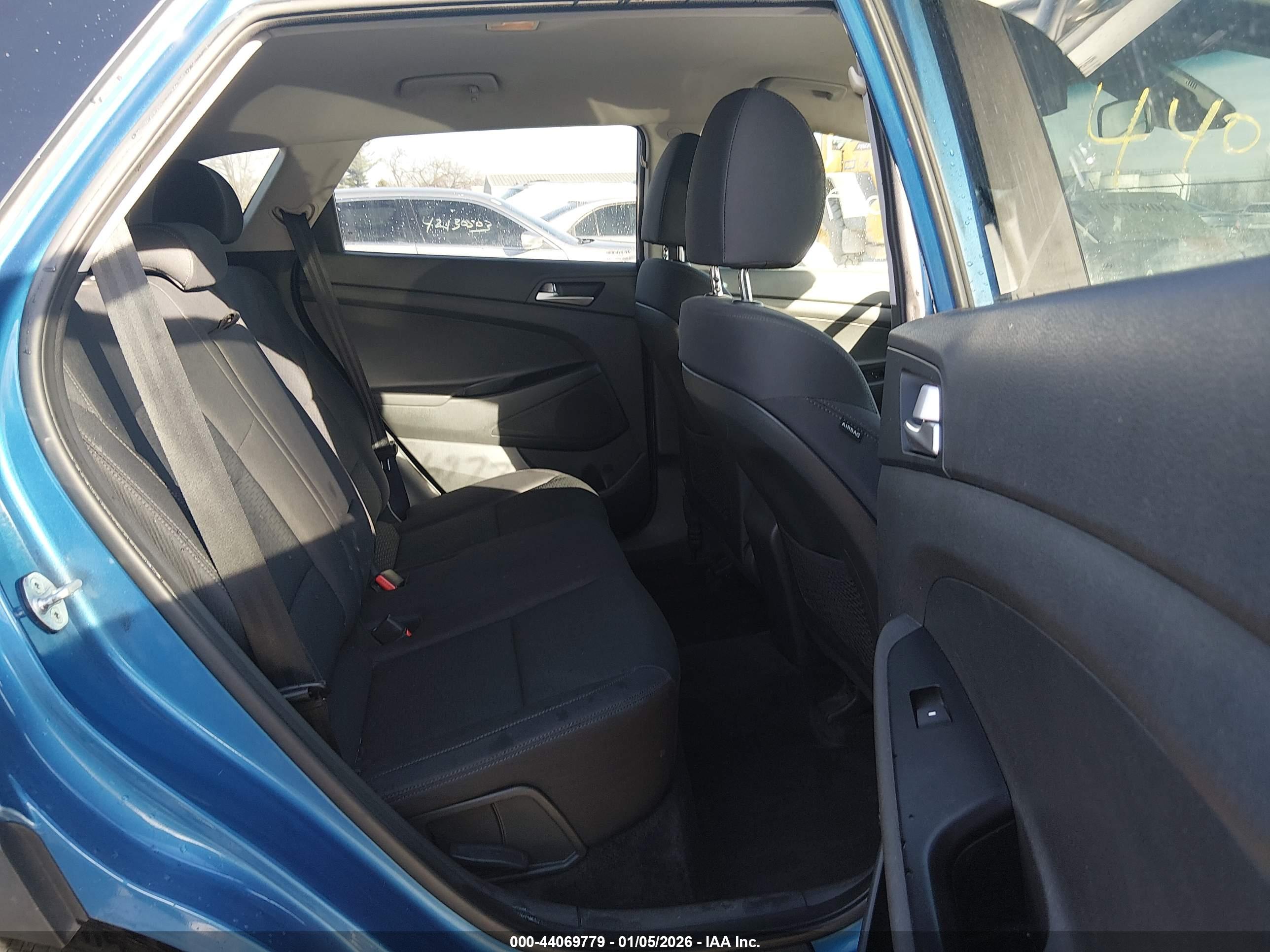 HYUNDAI TUCSON image 8