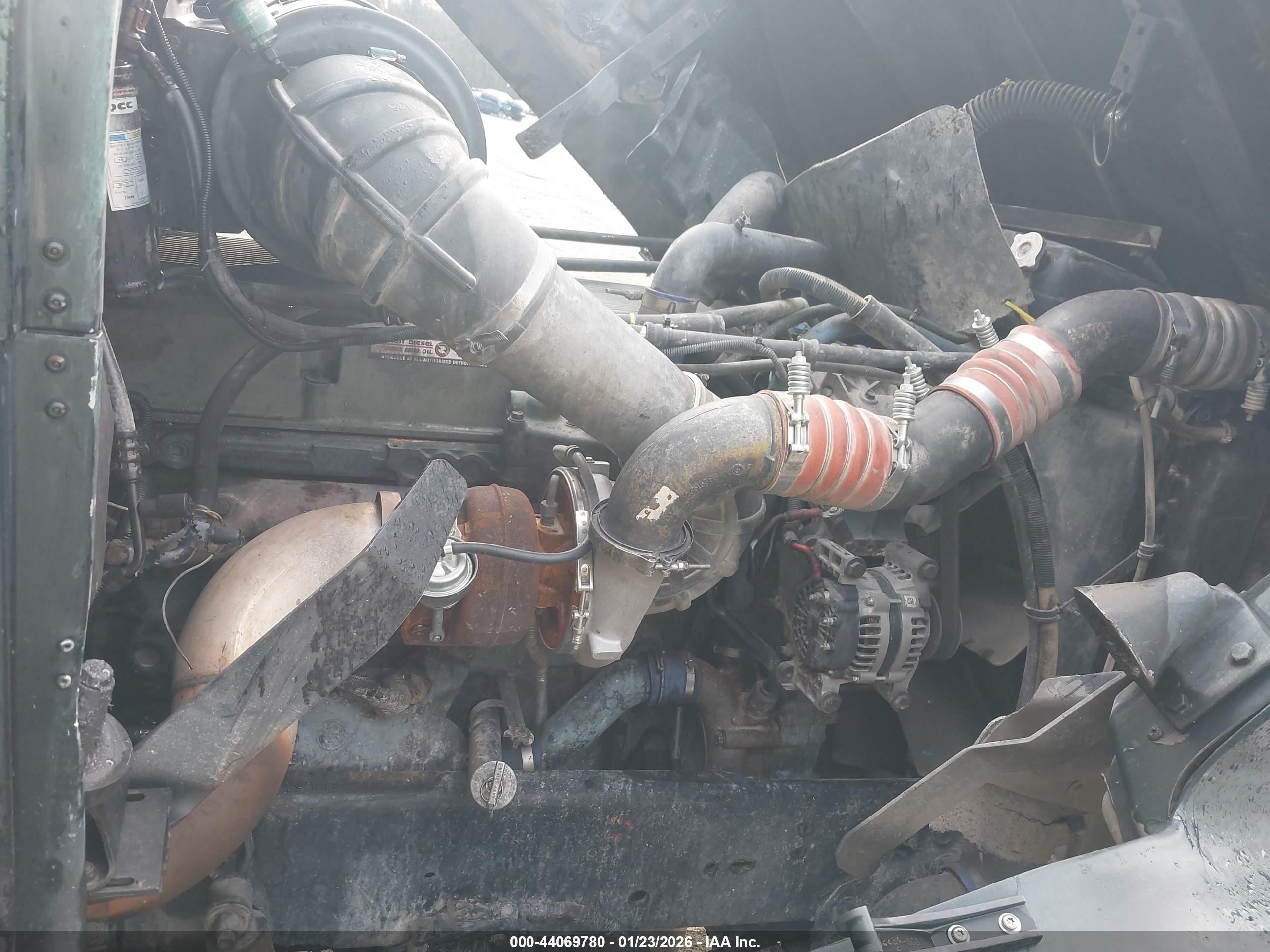 FREIGHTLINER CONVENTIONAL image 10