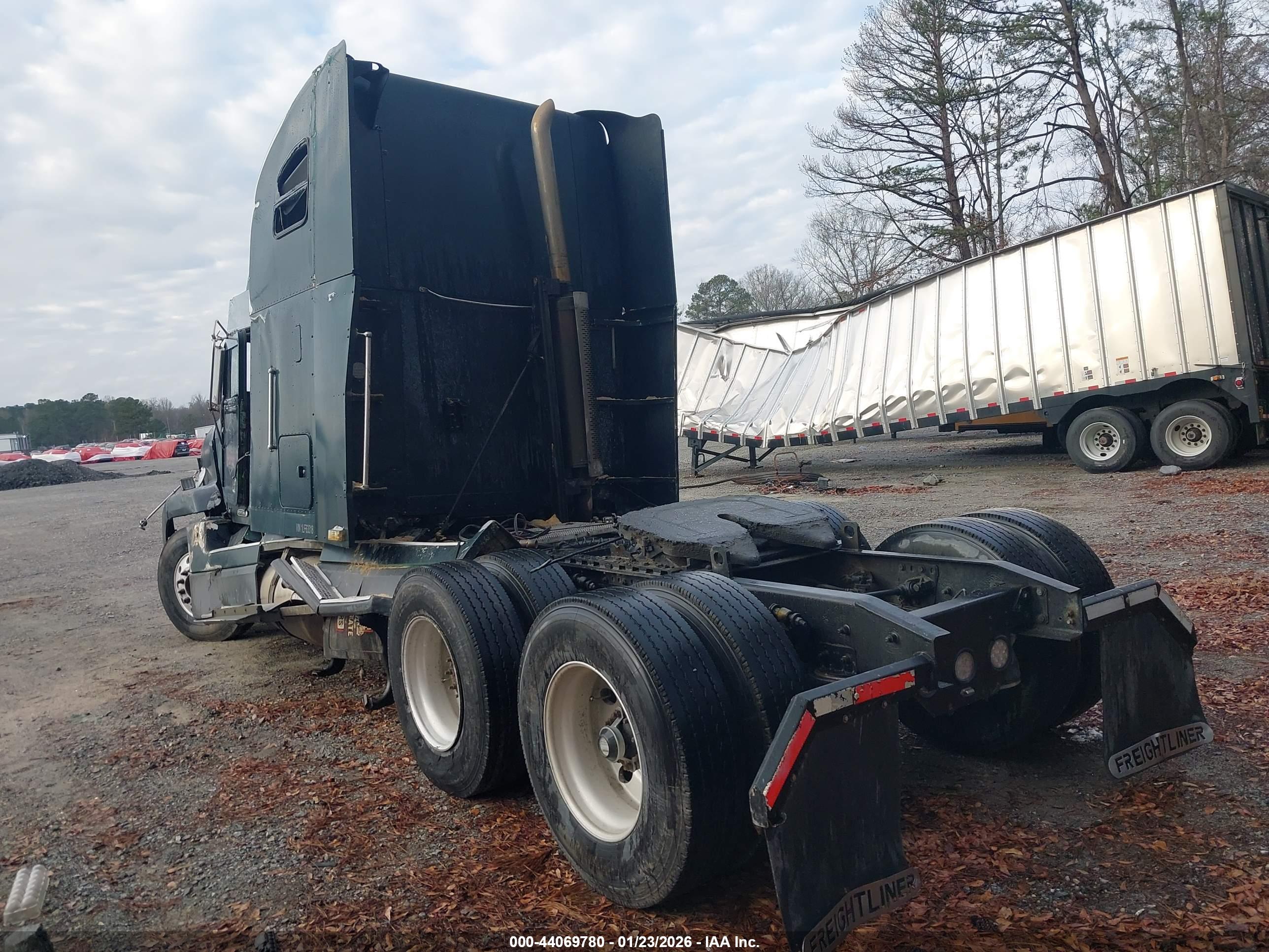 FREIGHTLINER CONVENTIONAL image 3