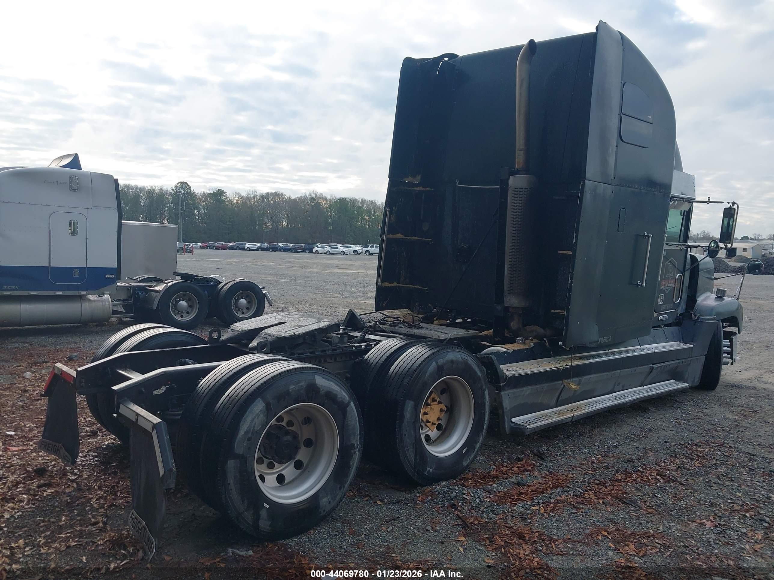 FREIGHTLINER CONVENTIONAL image 4