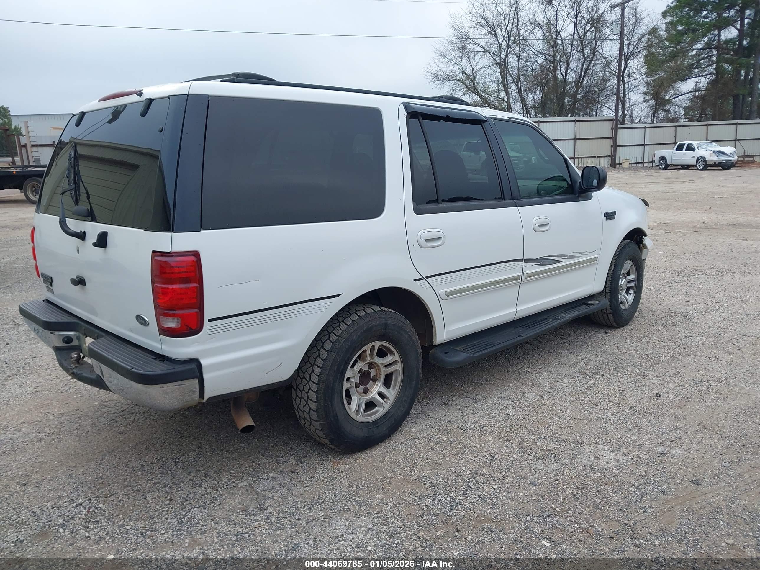 FORD EXPEDITION image 4
