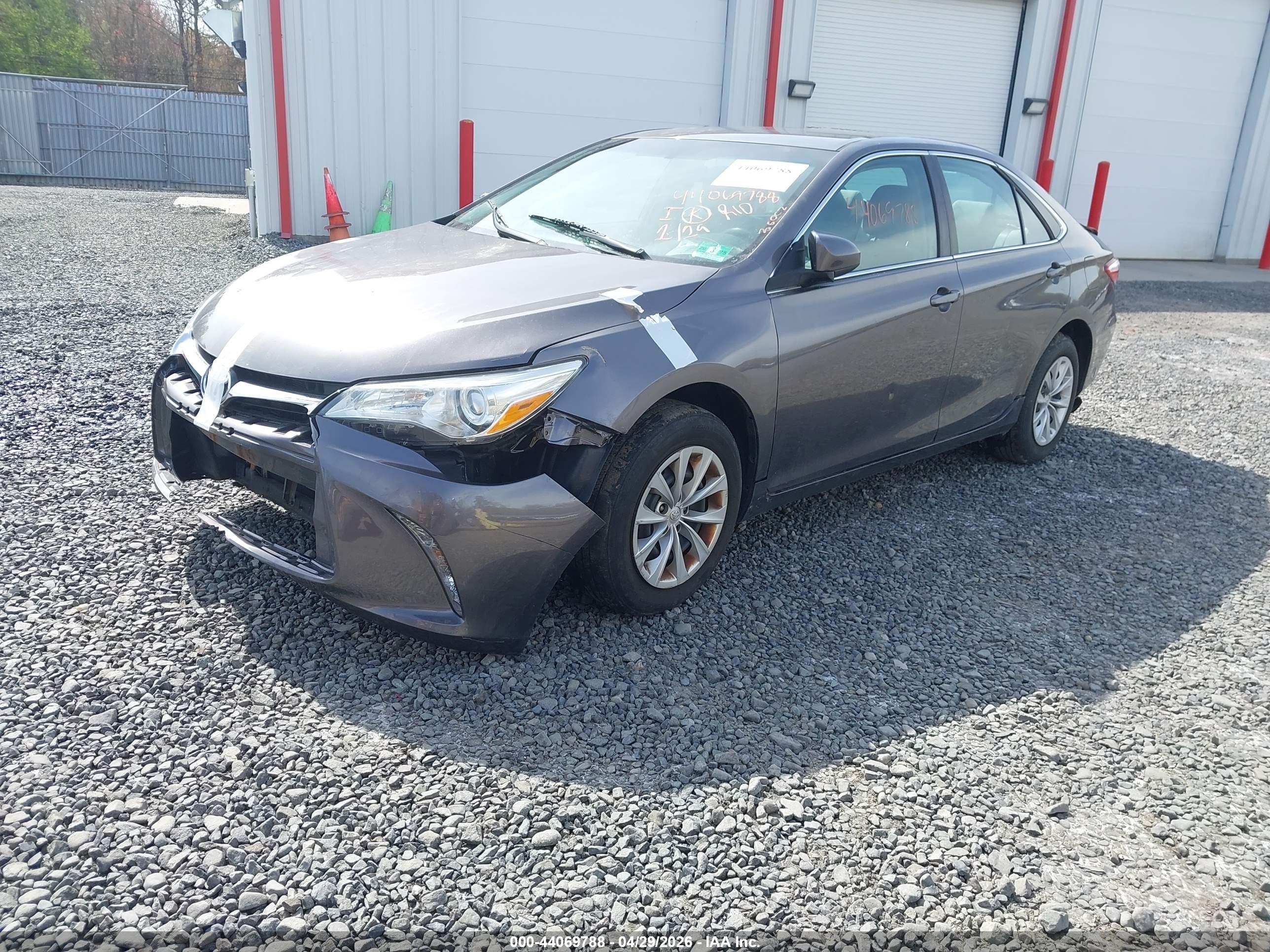 TOYOTA CAMRY image 2