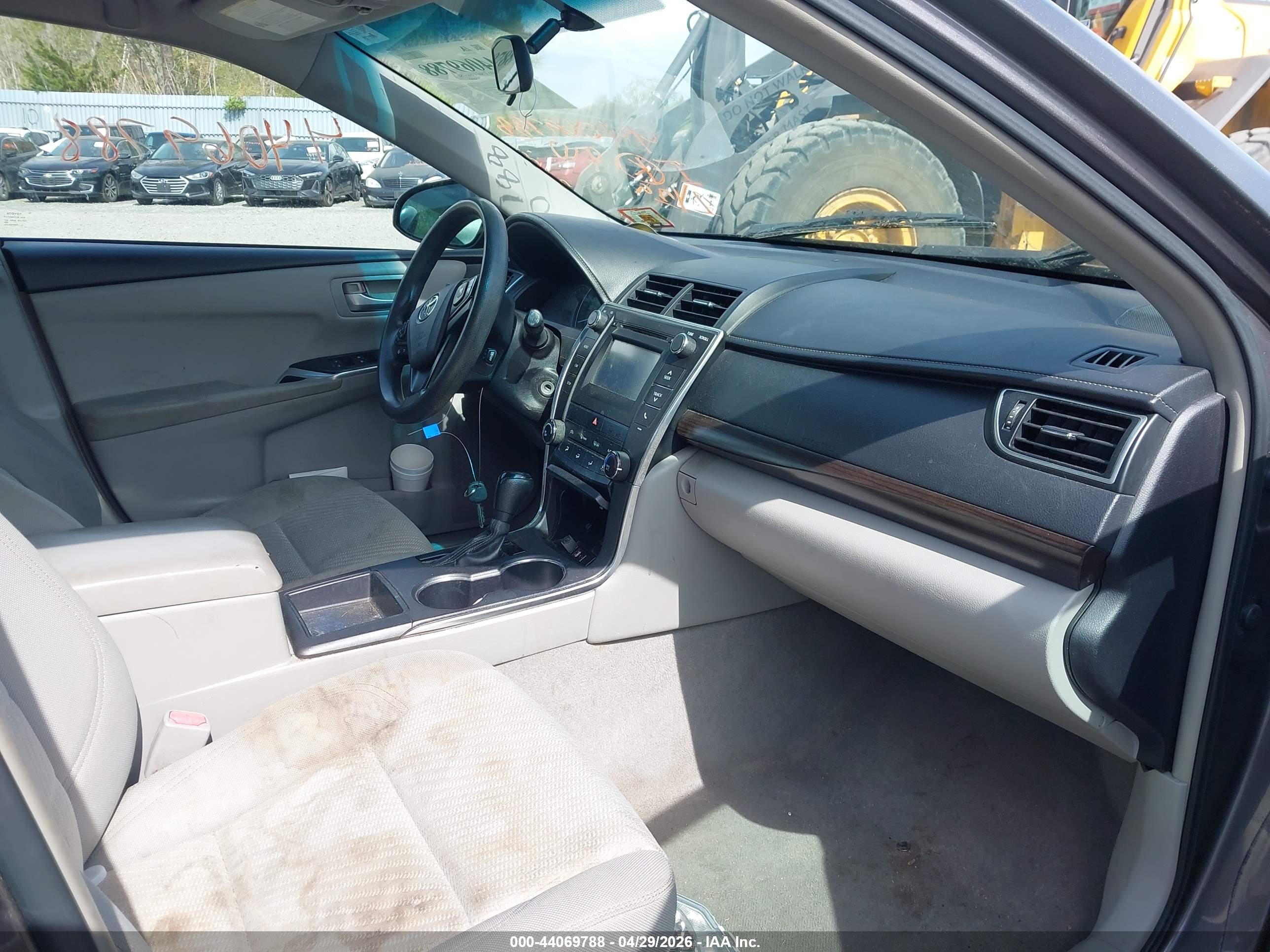 TOYOTA CAMRY image 5
