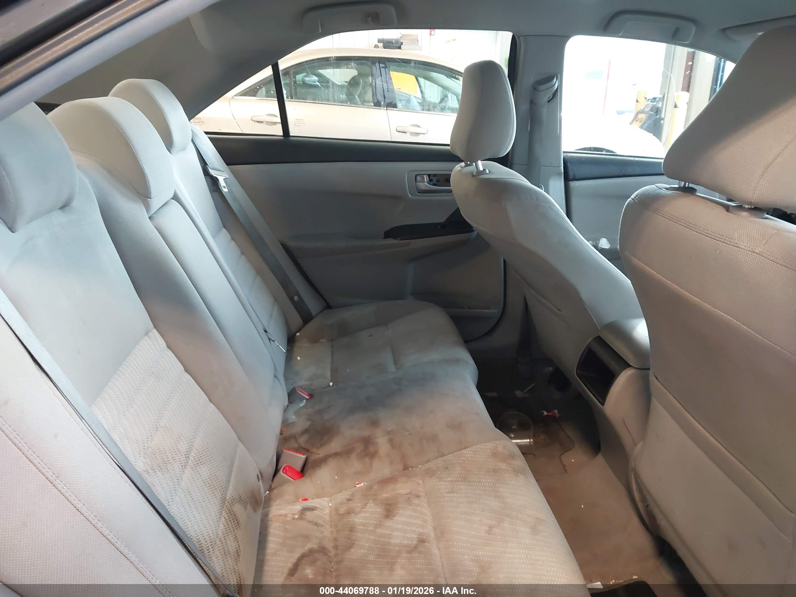 TOYOTA CAMRY image 8