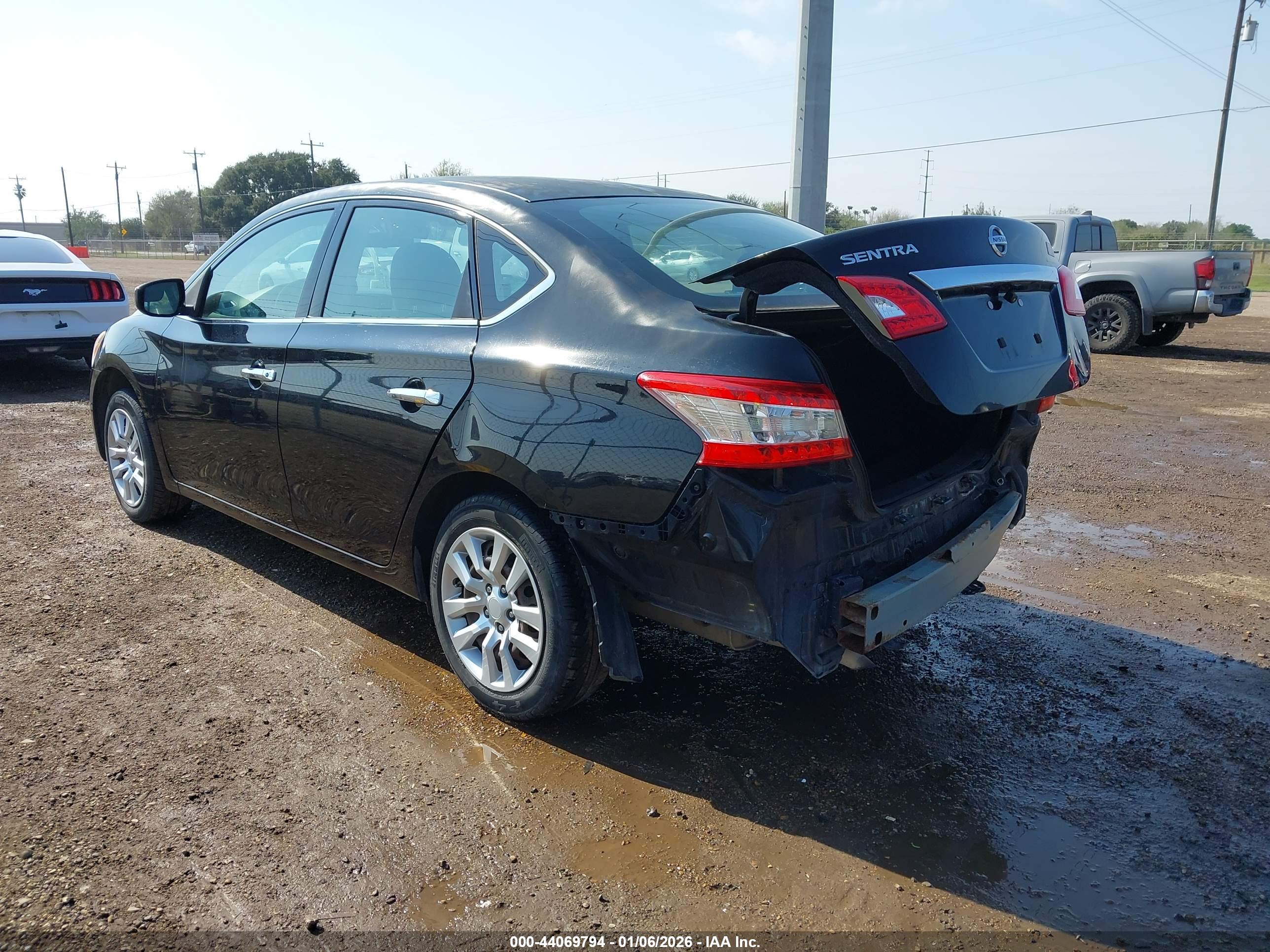 NISSAN SENTRA image 3