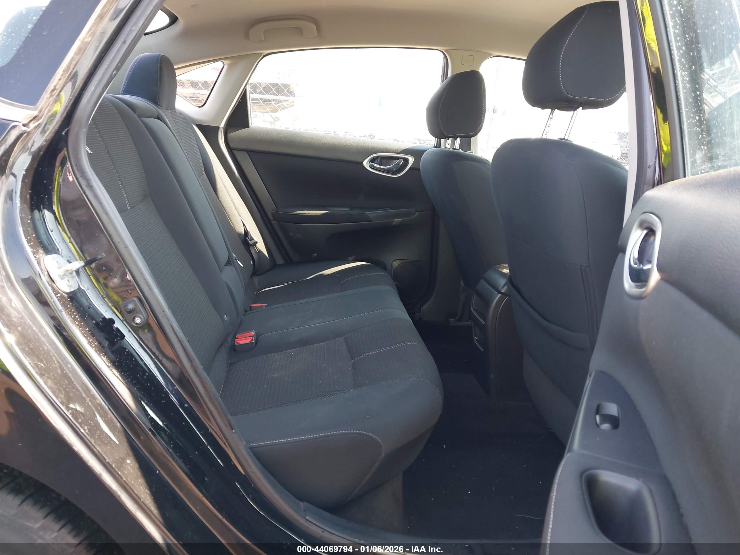 NISSAN SENTRA image 8