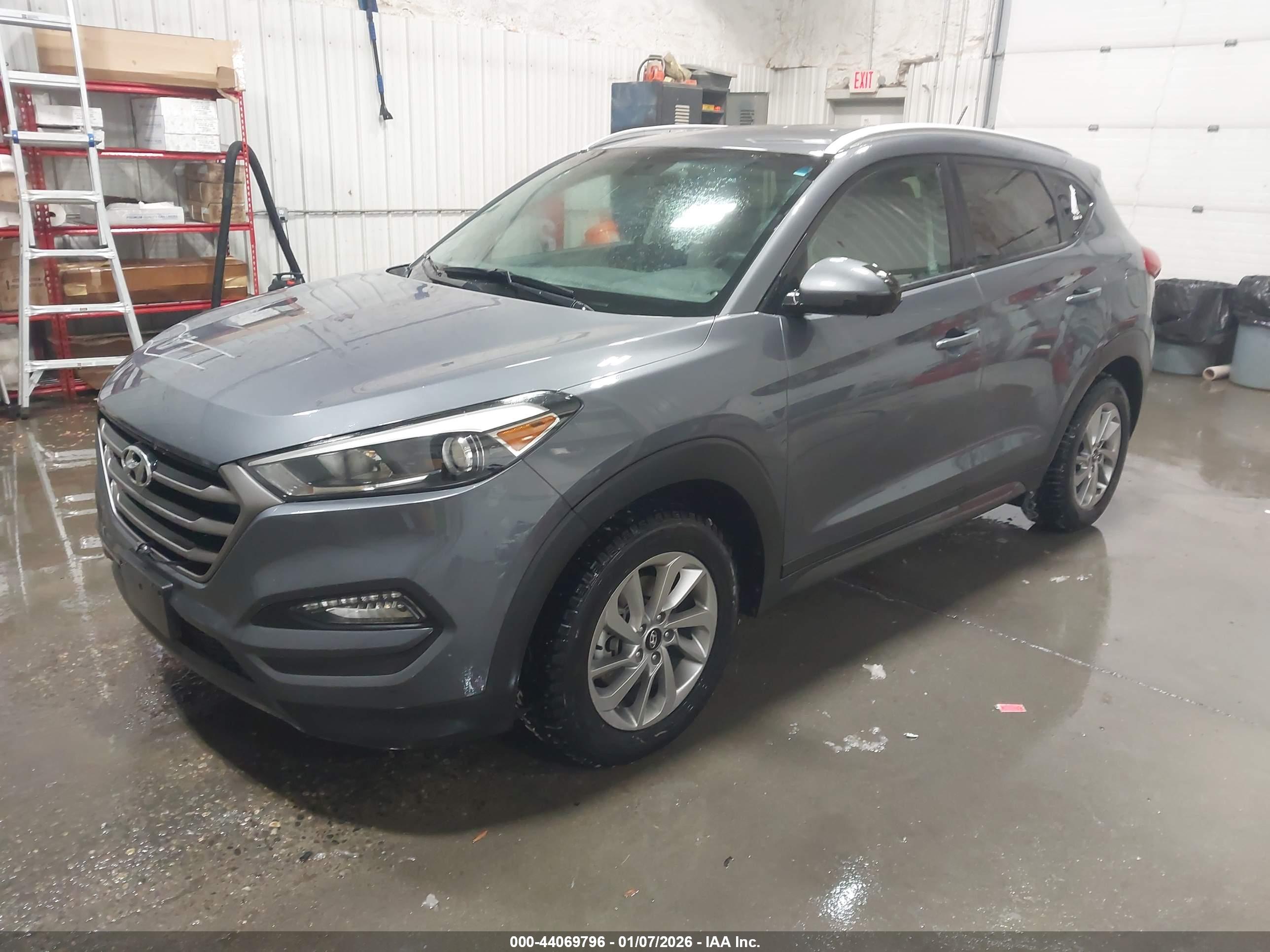 HYUNDAI TUCSON image 2