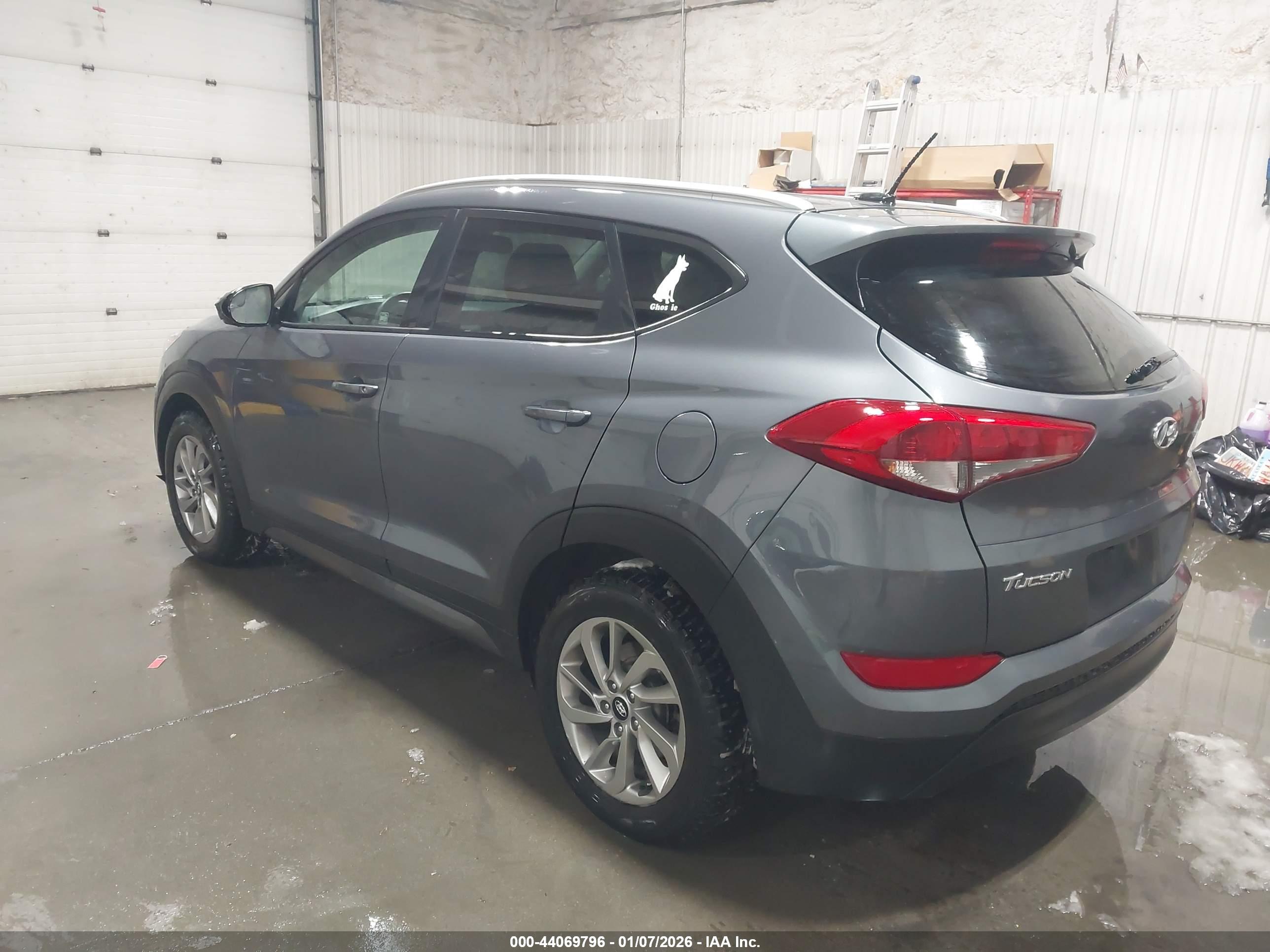 HYUNDAI TUCSON image 3