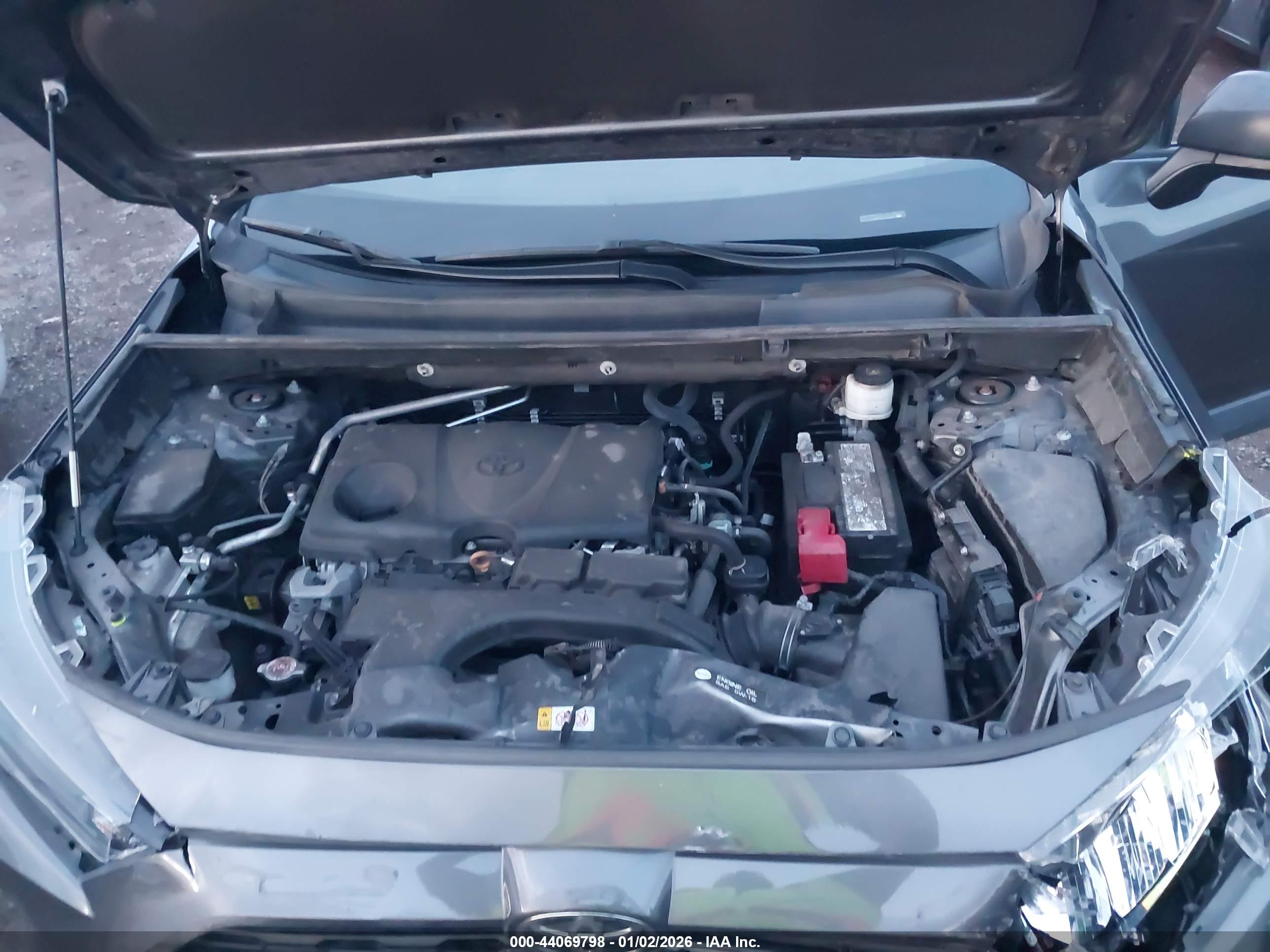 TOYOTA RAV4 image 10
