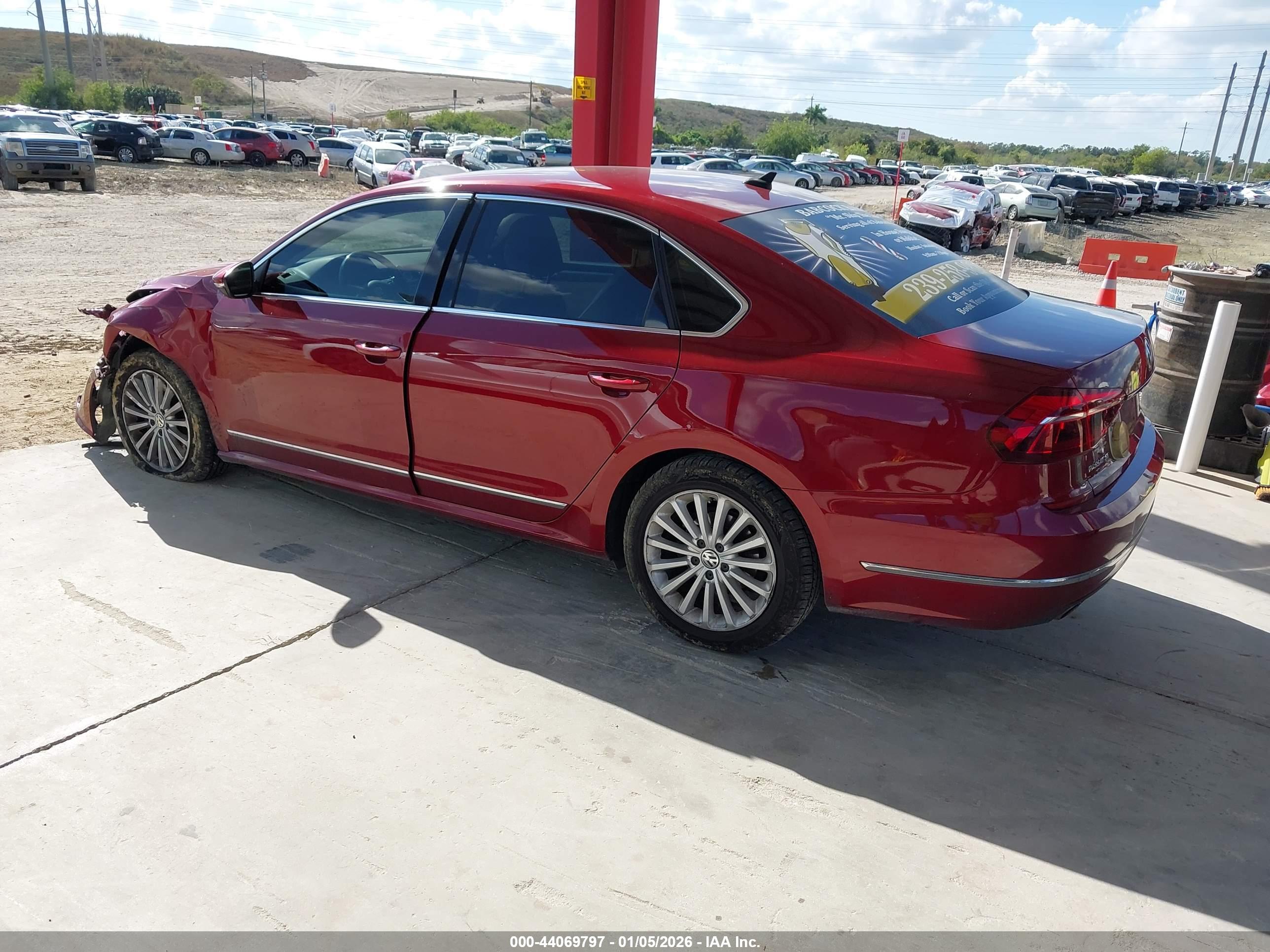 VOLKSWAGEN PASSAT image 3