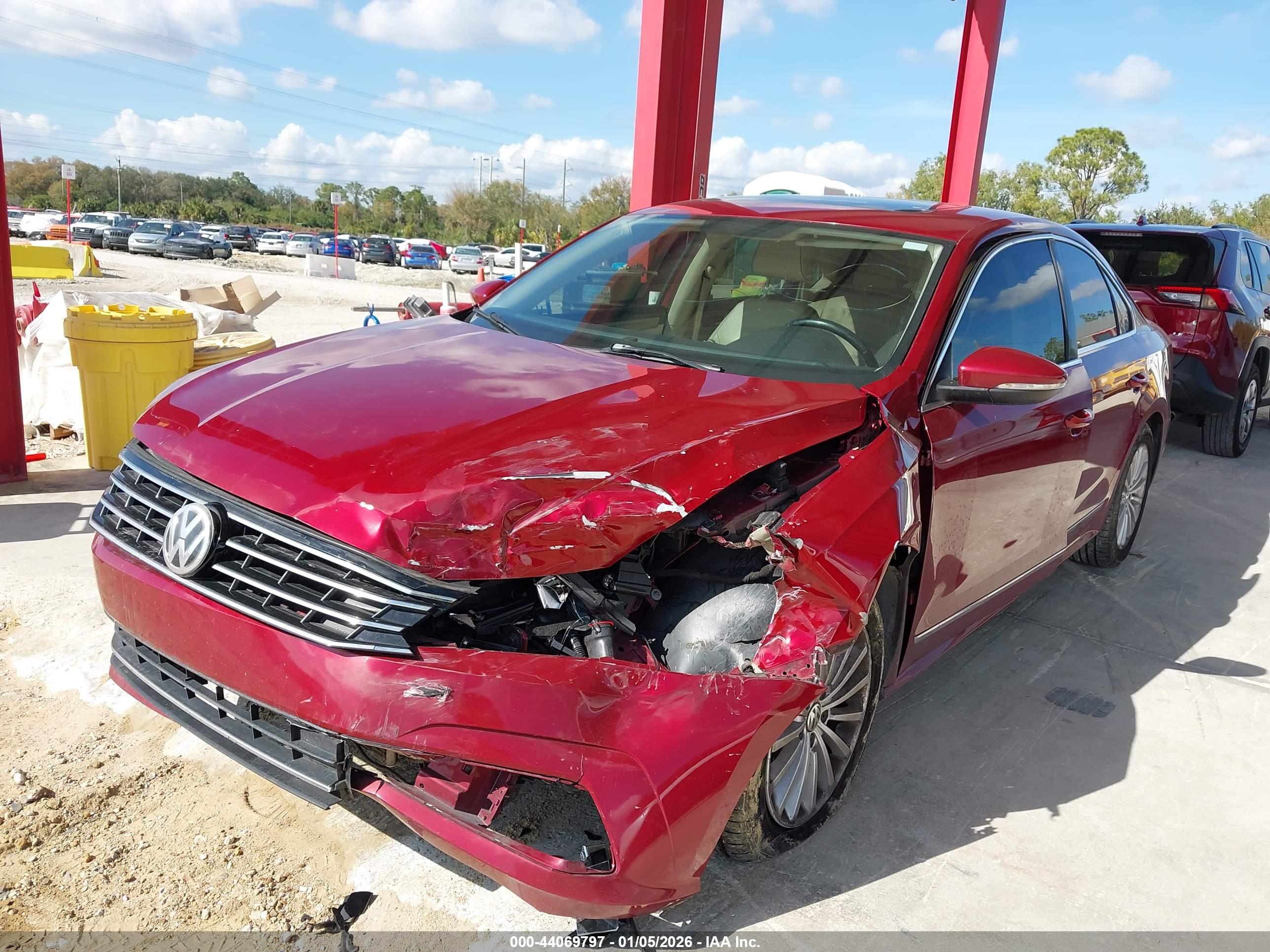 VOLKSWAGEN PASSAT image 6