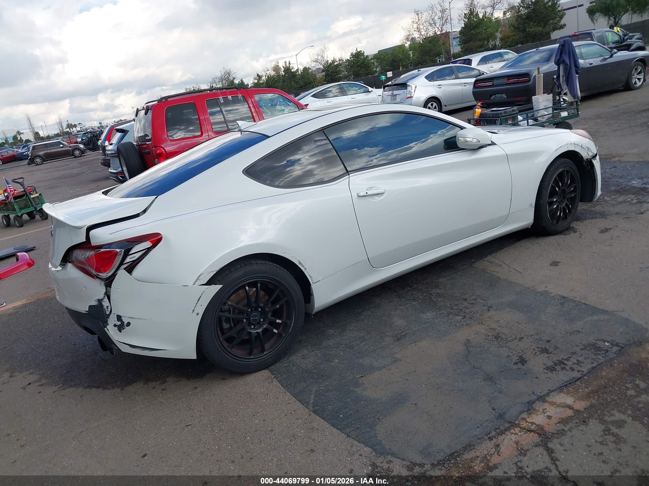 HYUNDAI GENESIS image 4