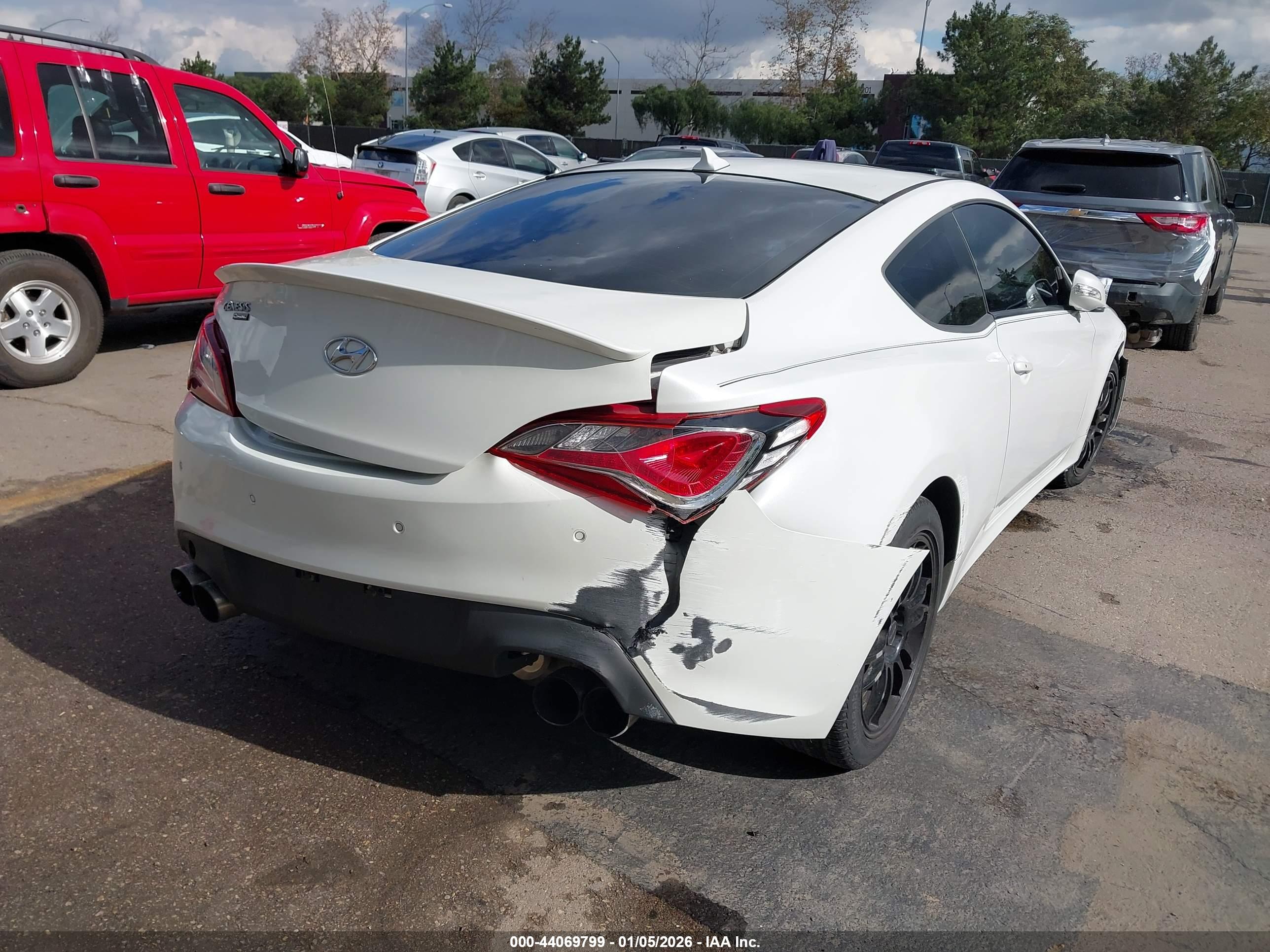 HYUNDAI GENESIS image 6
