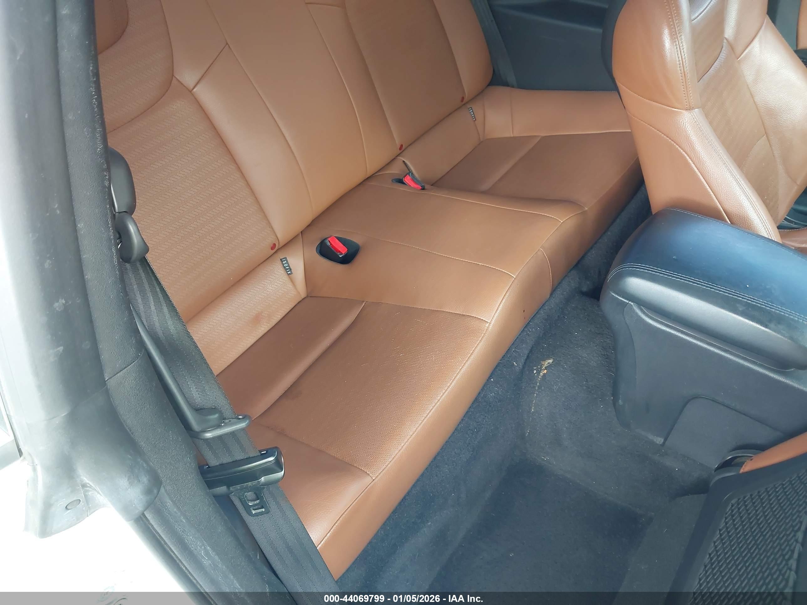 HYUNDAI GENESIS image 8