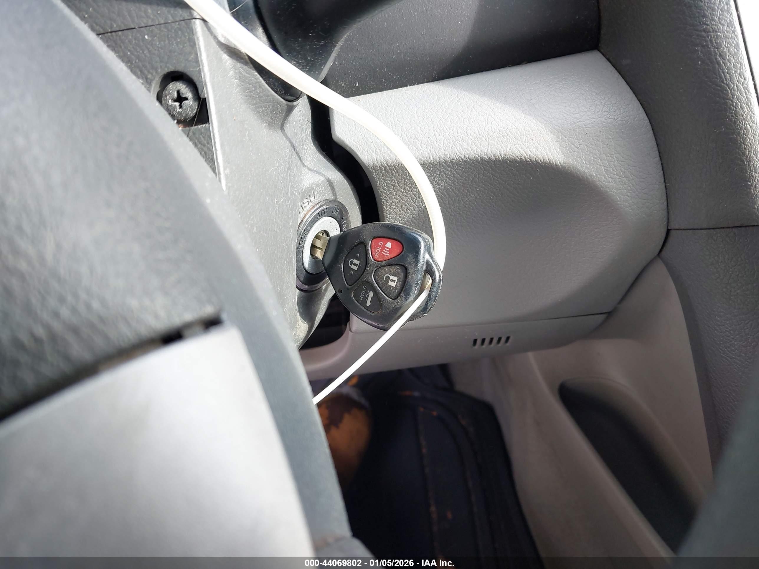 TOYOTA CAMRY image 11