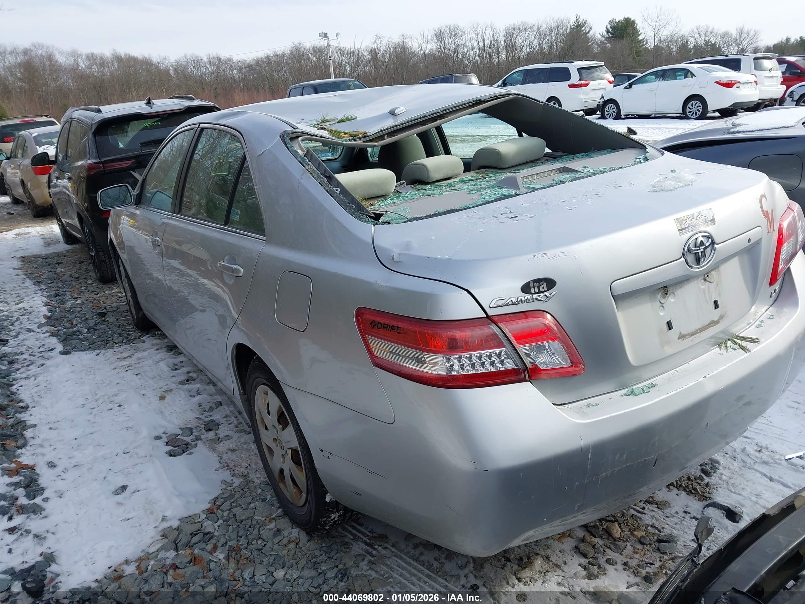 TOYOTA CAMRY image 3