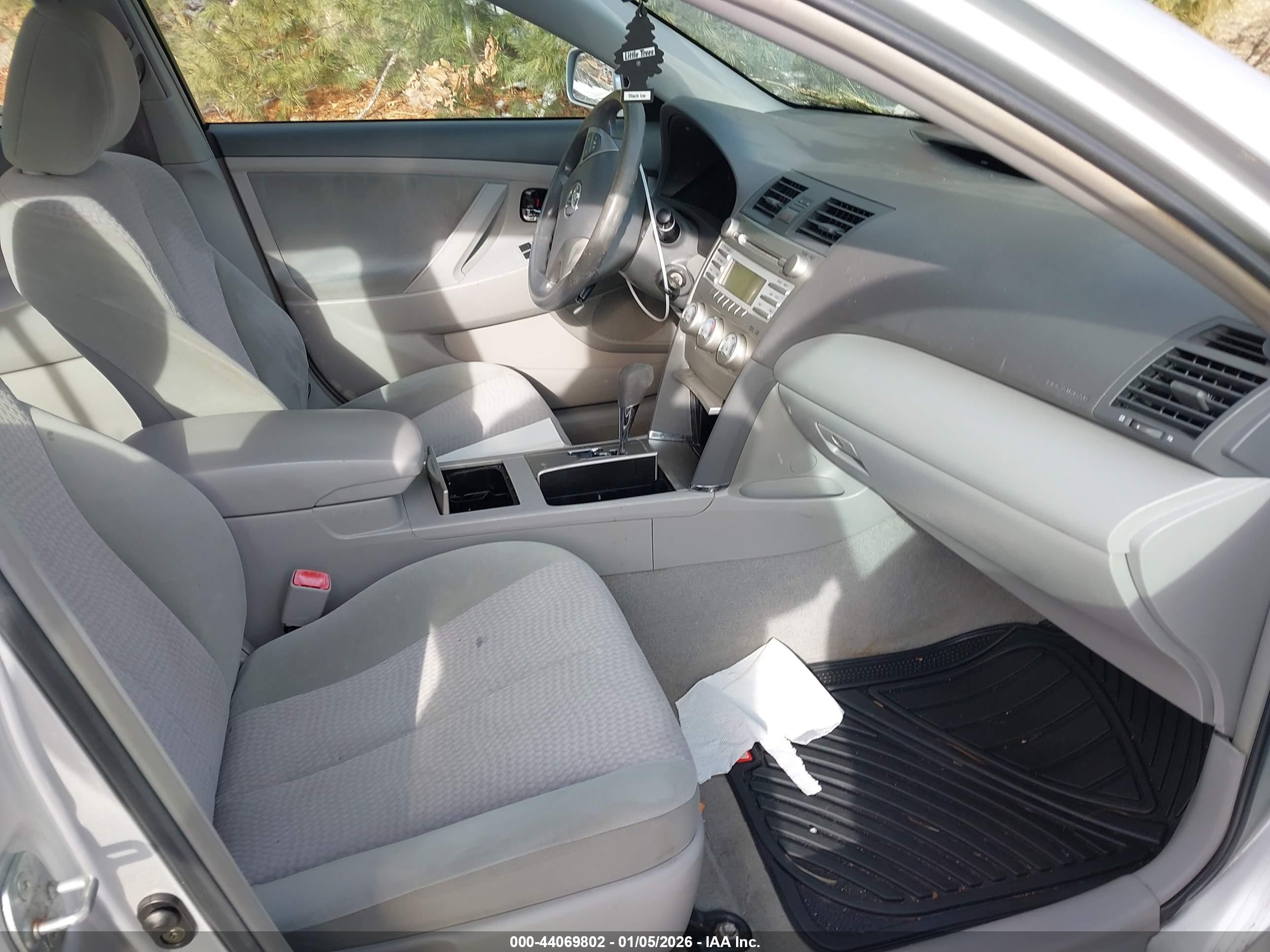 TOYOTA CAMRY image 5