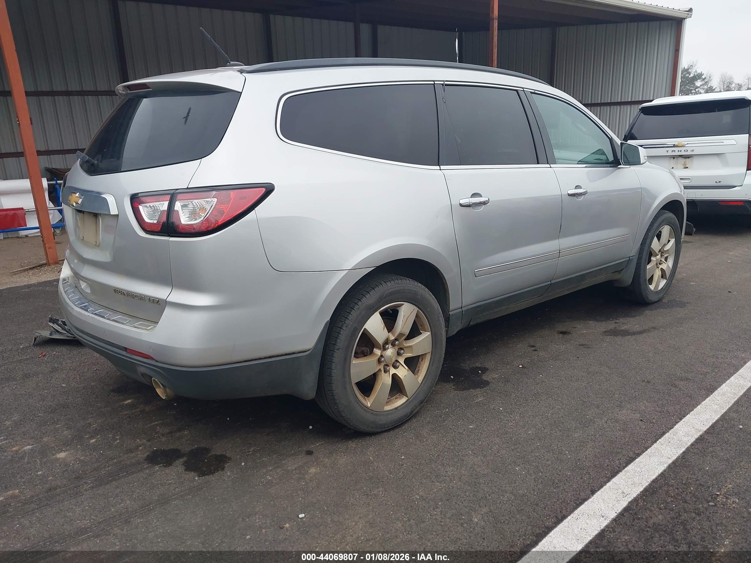 CHEVROLET TRAVERSE image 4