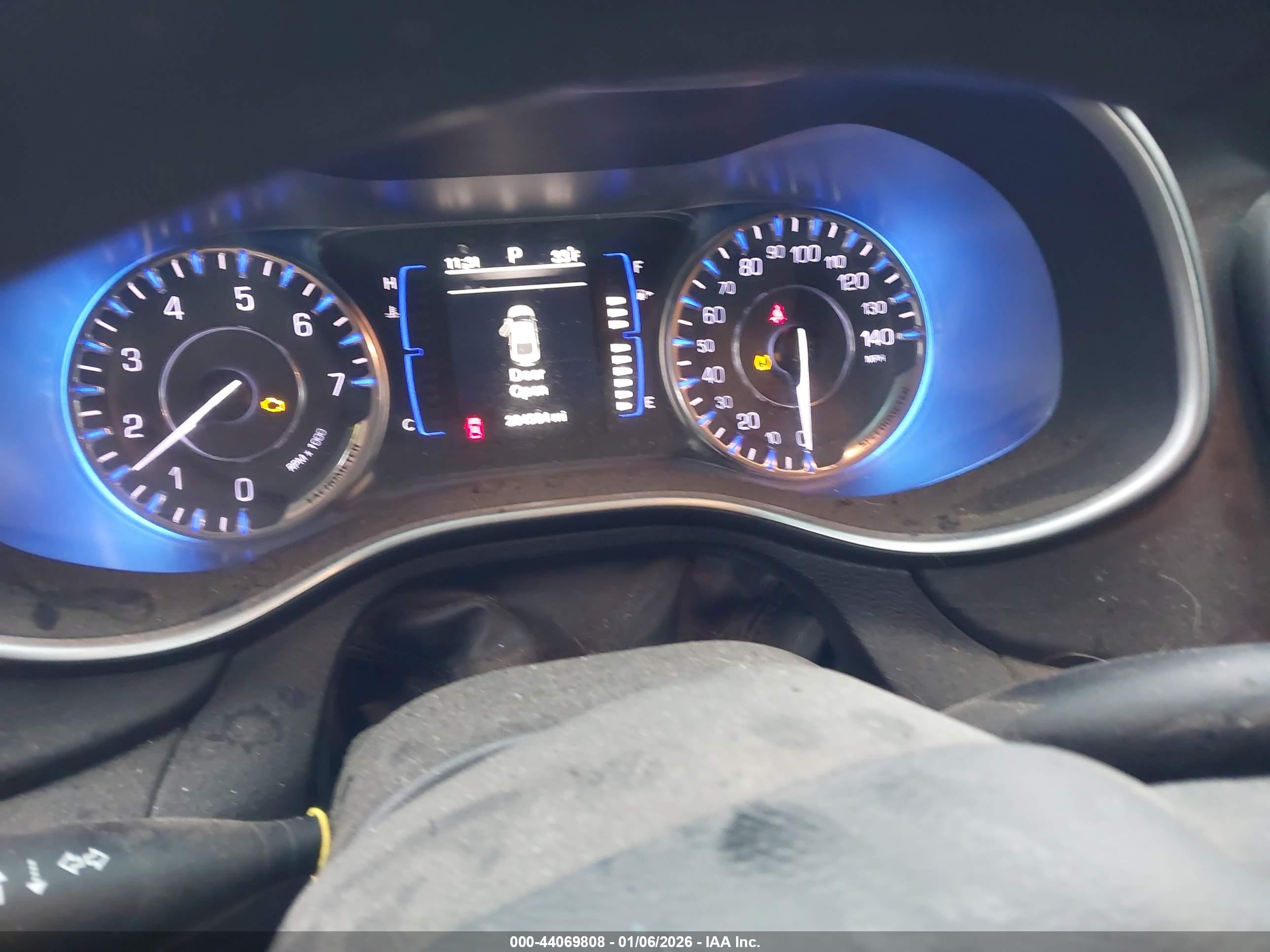 CHRYSLER 200 image 7