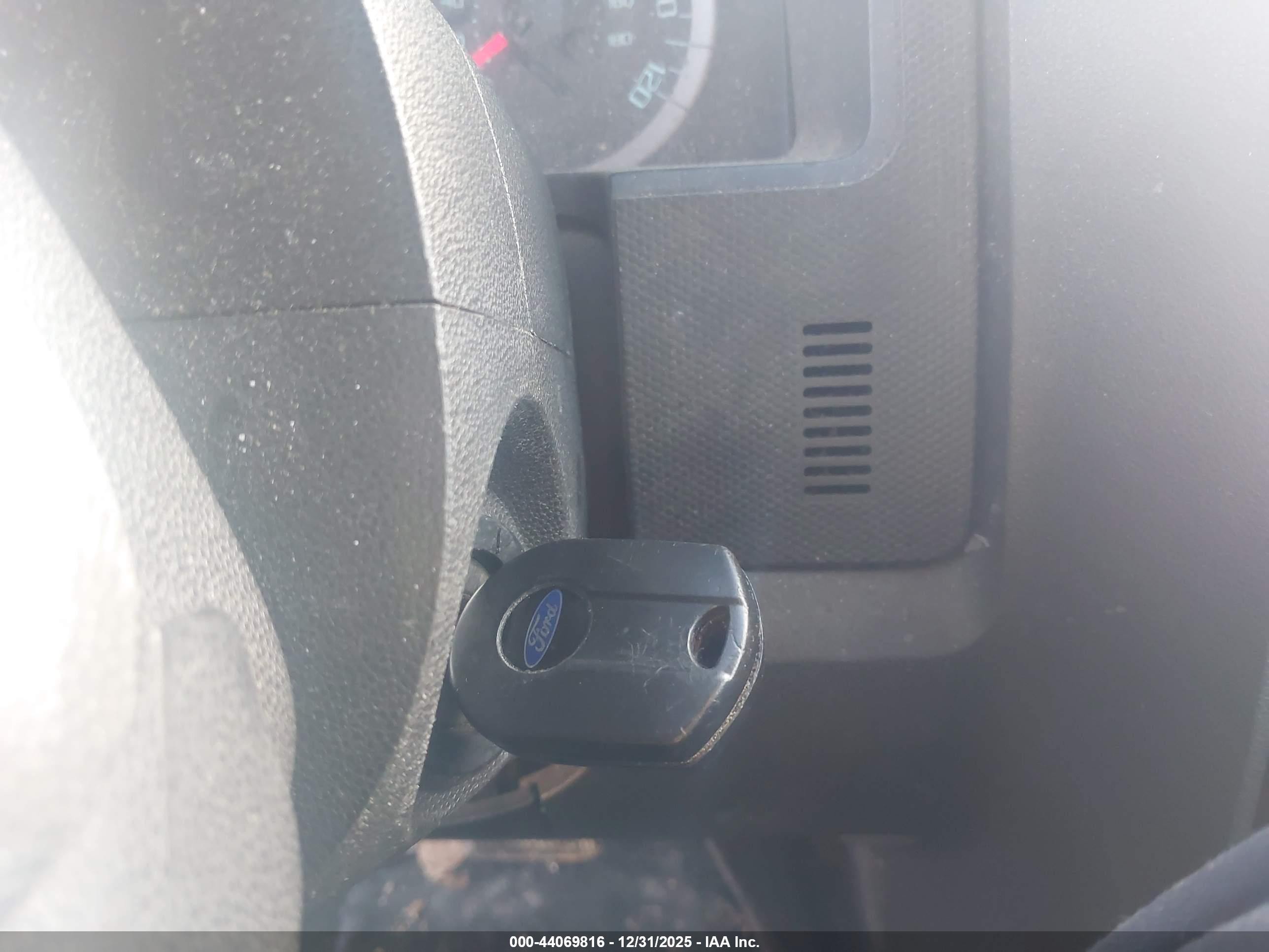 FORD ESCAPE image 11